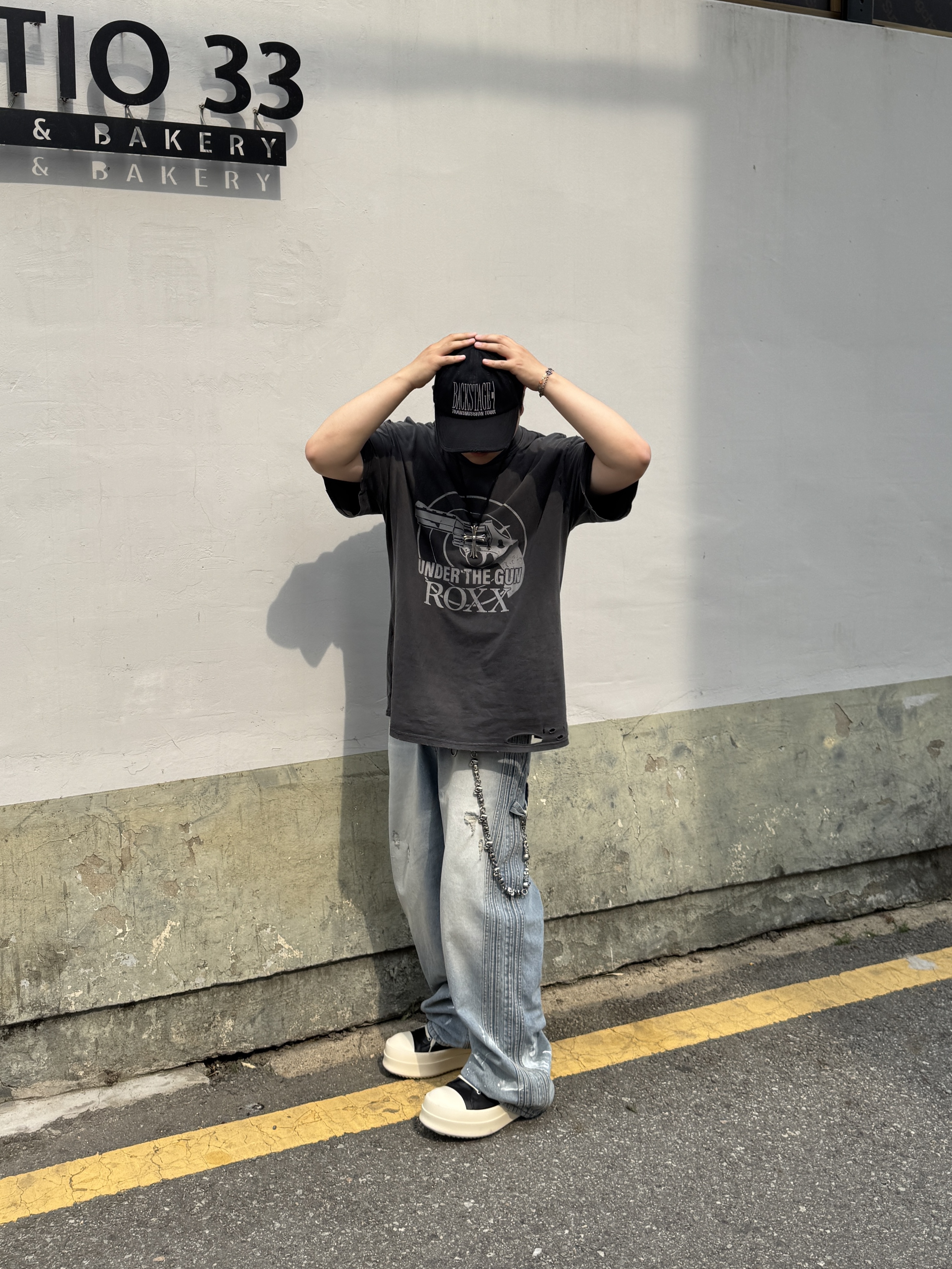 Rick Owens Mega Bumper Sneakers Black Milk 착용 스타일