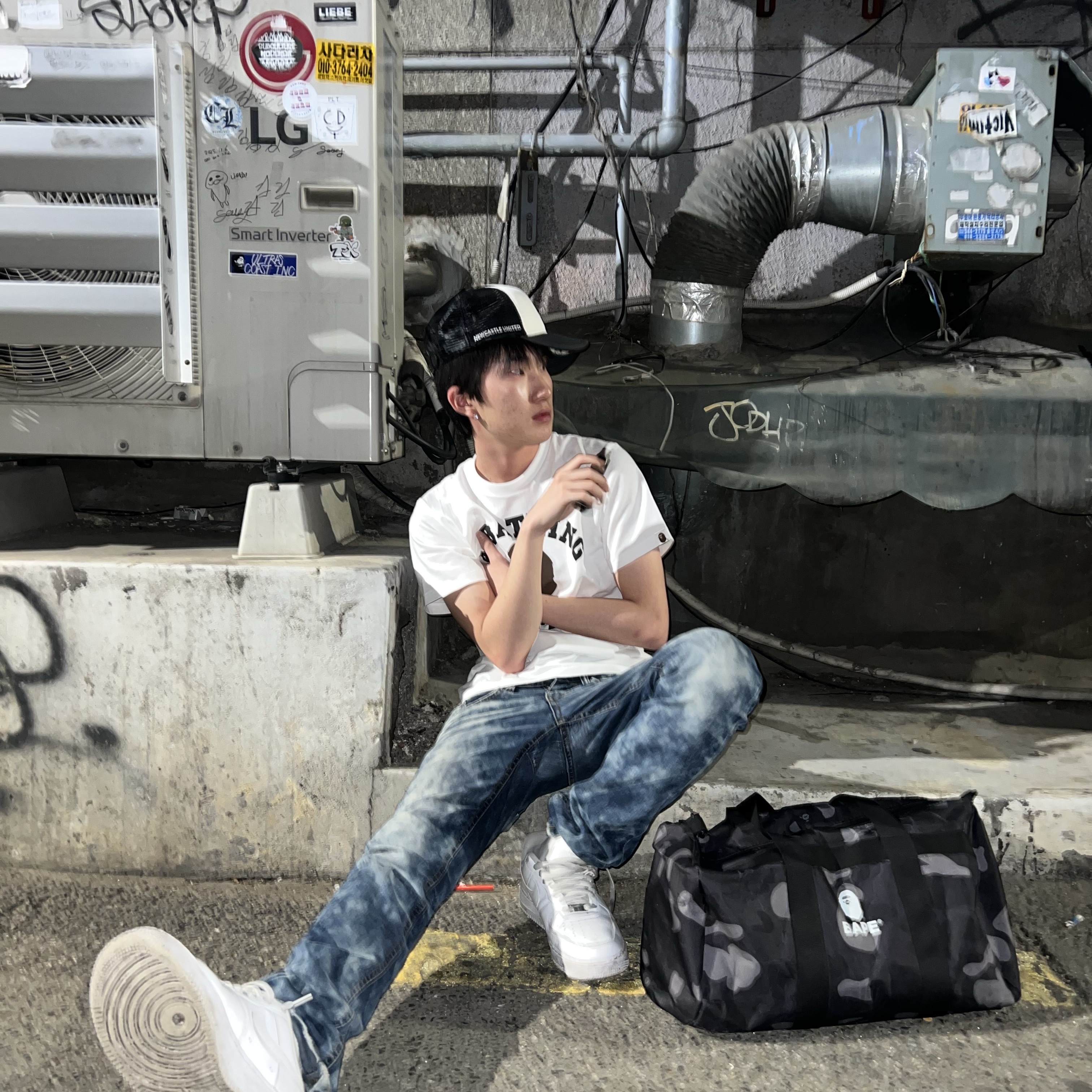 BAPE College T-Shirt White 착용 스타일