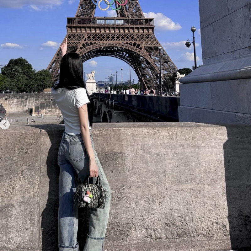 Dior Groove 20 Bag Blue Dior Oblique Jacquard 착용 스타일 - 4