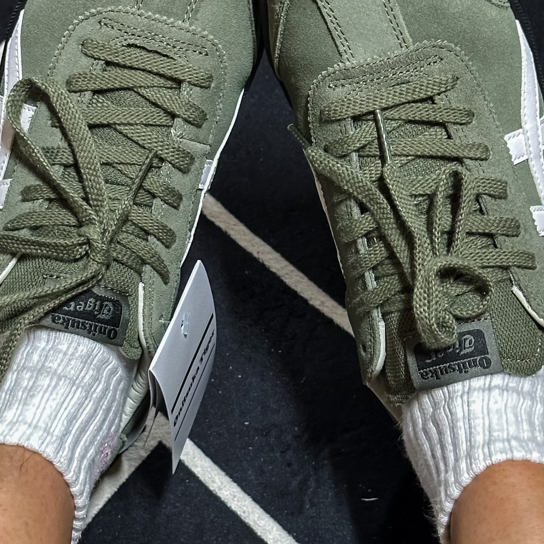 Onitsuka Tiger Tokuten Burnt Green 착용 스타일 - 2
