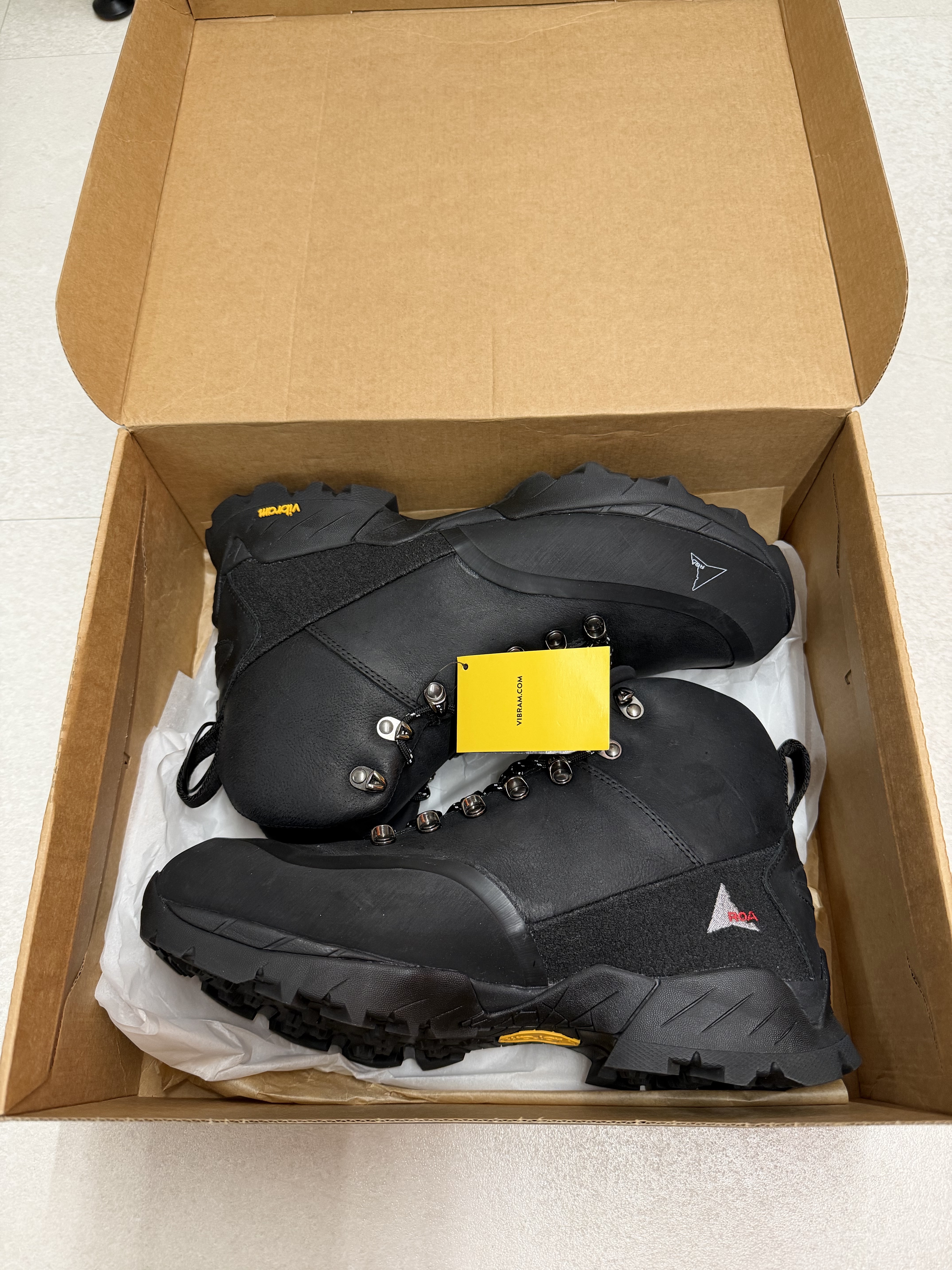 Roa Hiking Andreas Boots Black 착용 스타일