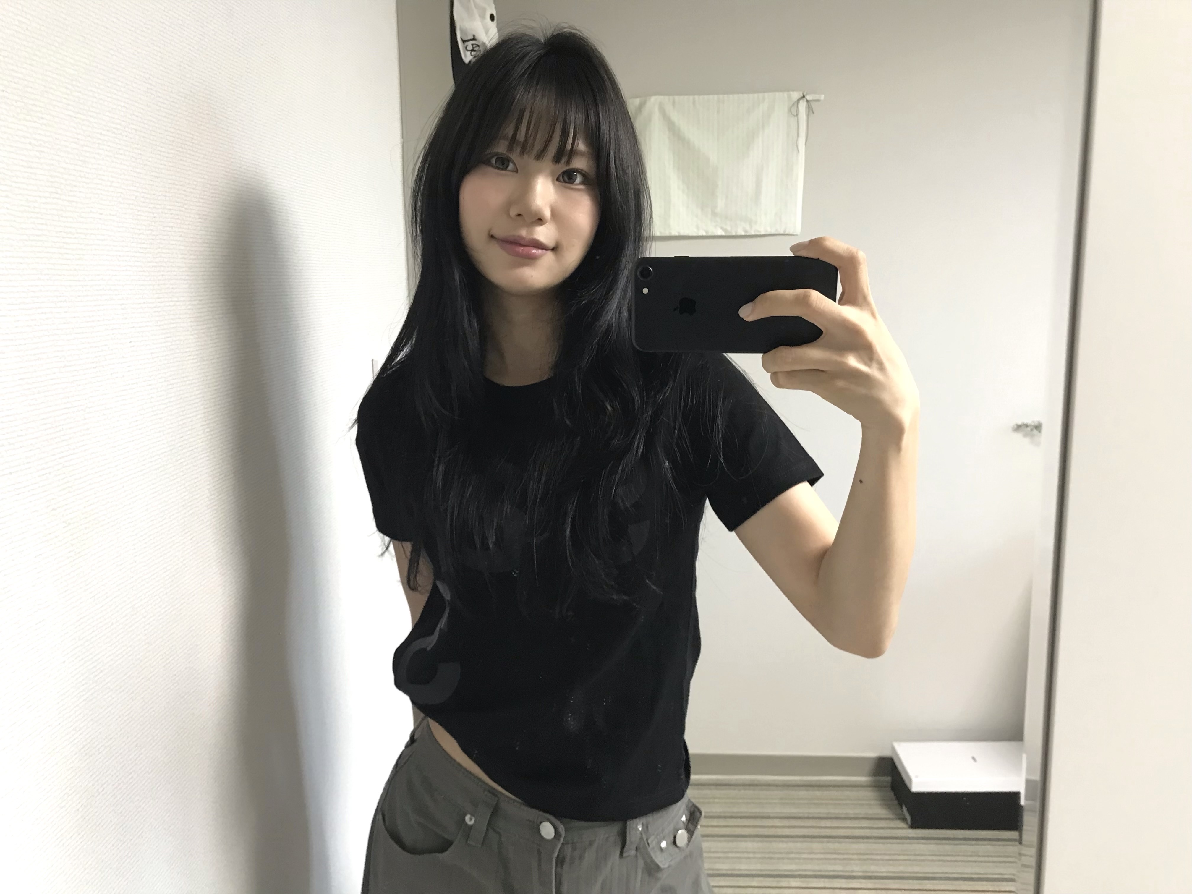 [KREAM 단독] Safarispot 1/2 Basic Safari T-Shirt Black 착용 스타일 - 4