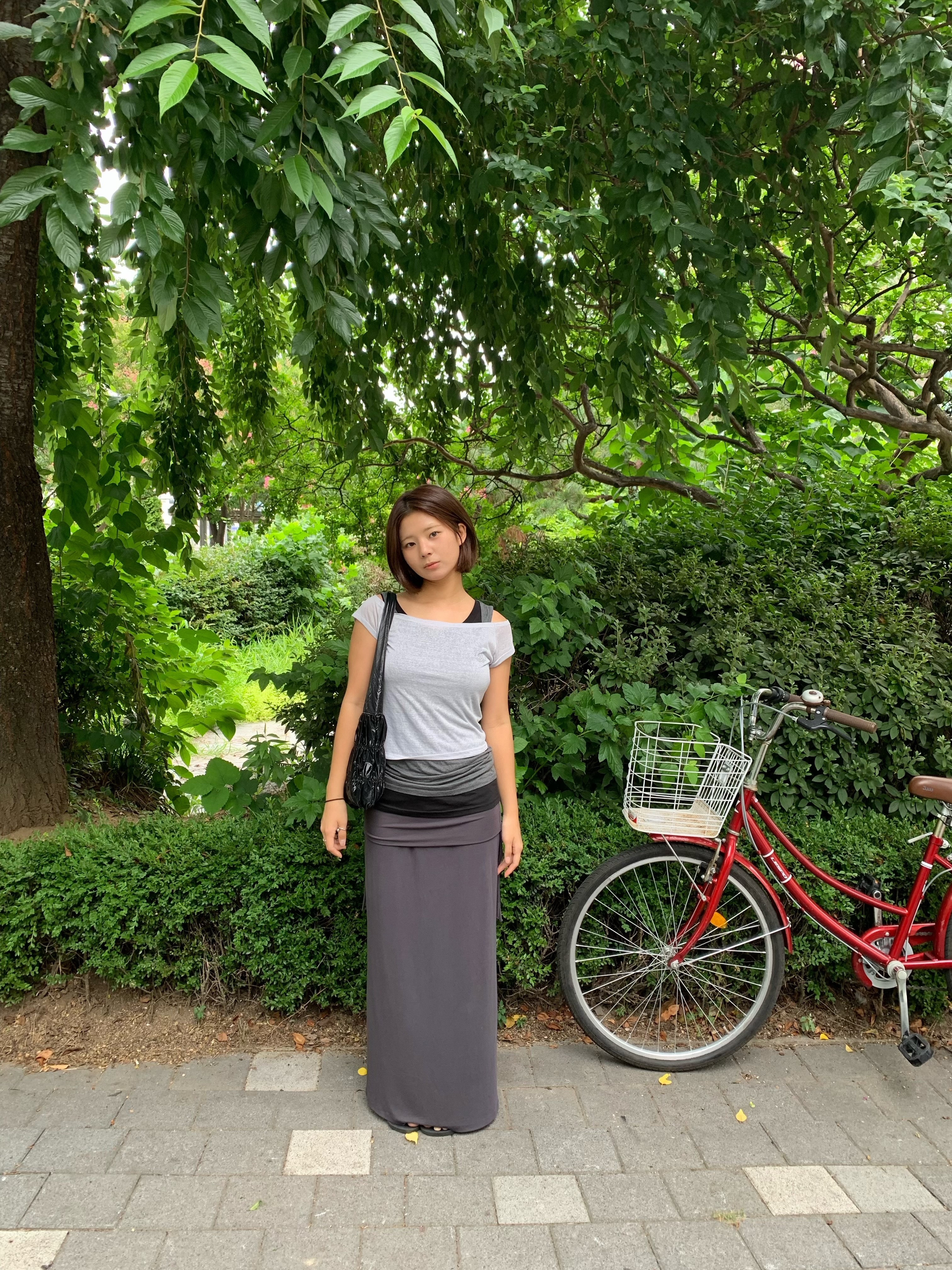 Sculptor Lazy Sleeveless Layered Tee Pale Gray 착용 스타일 - 3