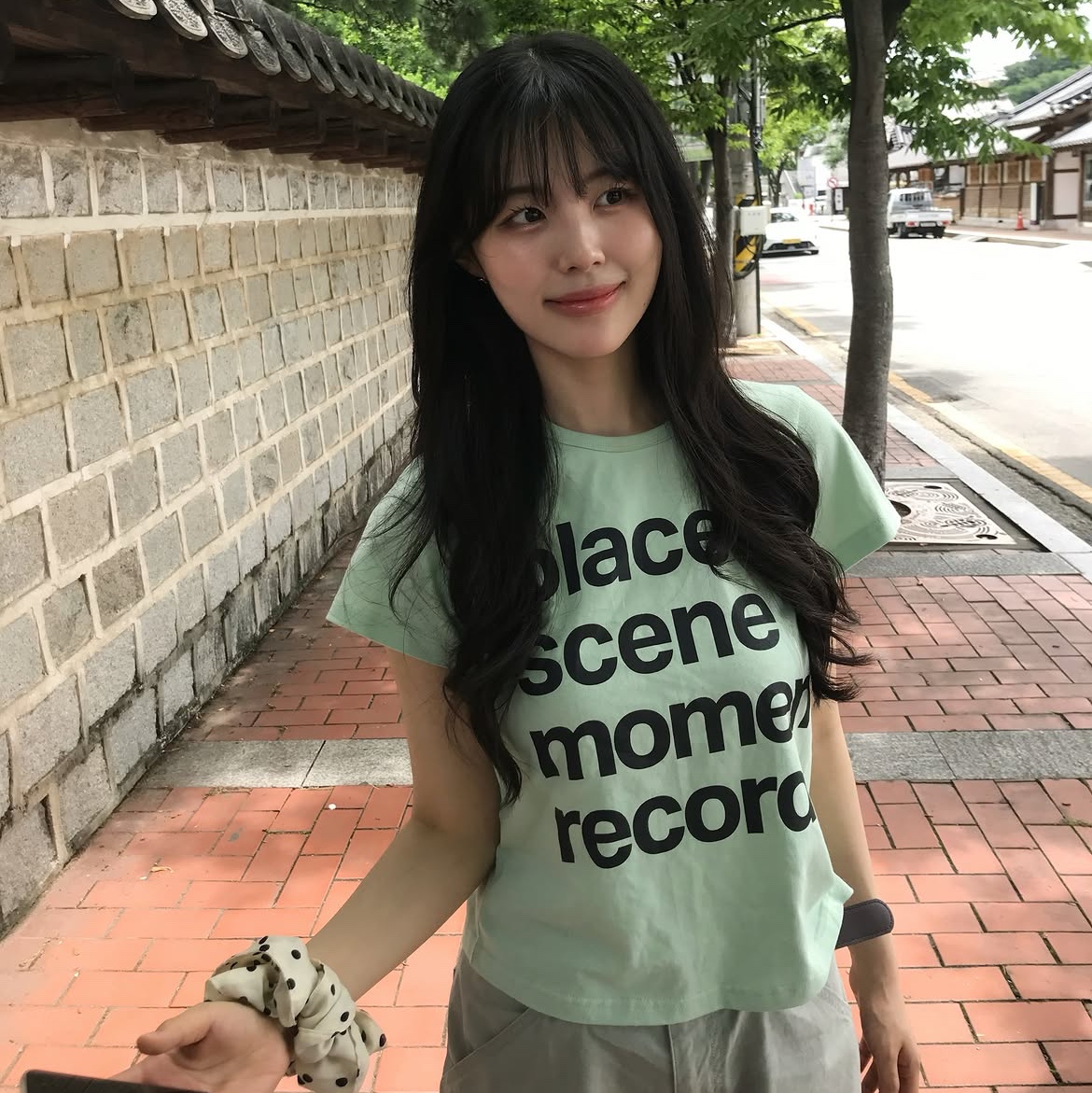 SLOW RECORD HOUSE Archive Typo T-Shirt Lime 착용 스타일