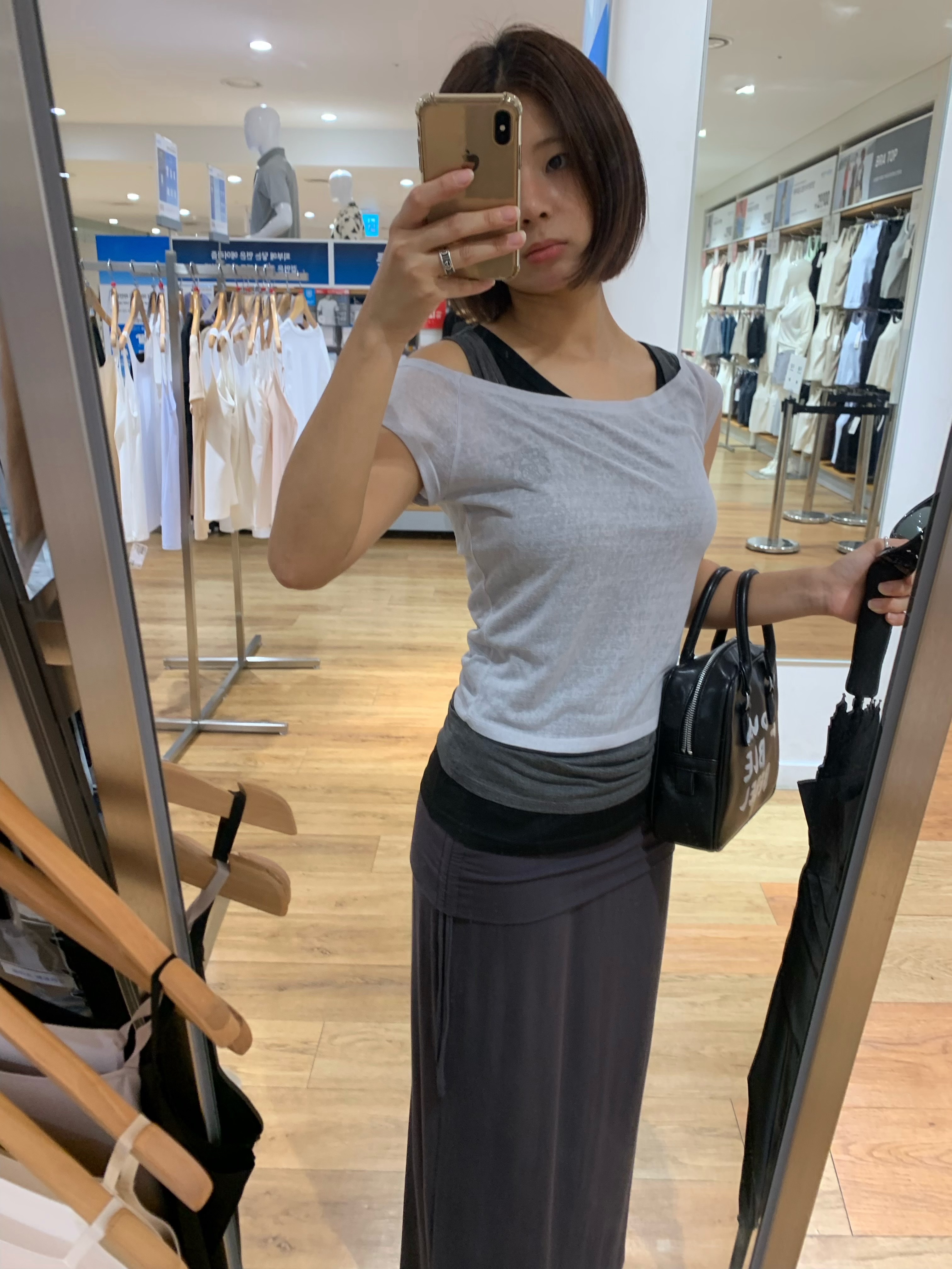 Sculptor Lazy Sleeveless Layered Tee Pale Gray 착용 스타일 - 4
