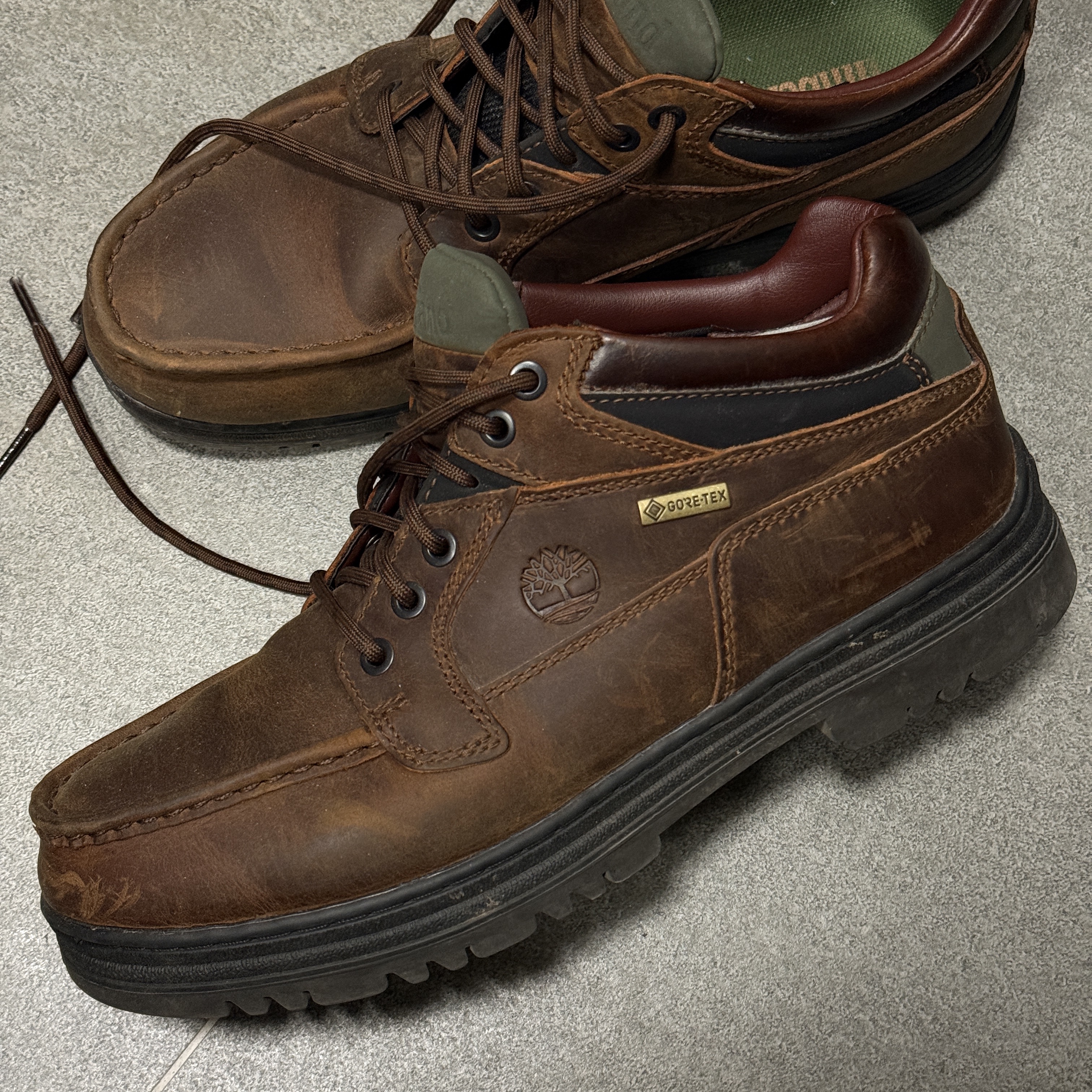 Timberland Heritage Gore-Tex Moc Toe Mid Boots in Full Grain Brown -Wide 착용 스타일