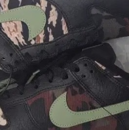 Nike Dunk Low SE Black Multi Camo 착용 스타일