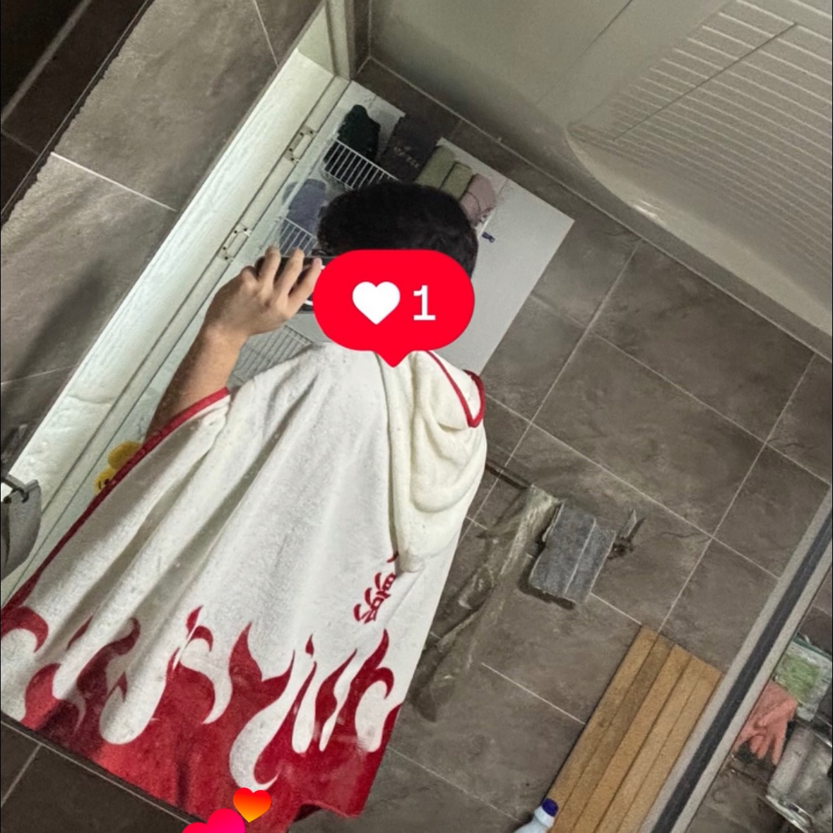 Spao x Naruto Hooded Blanket White 착용 스타일