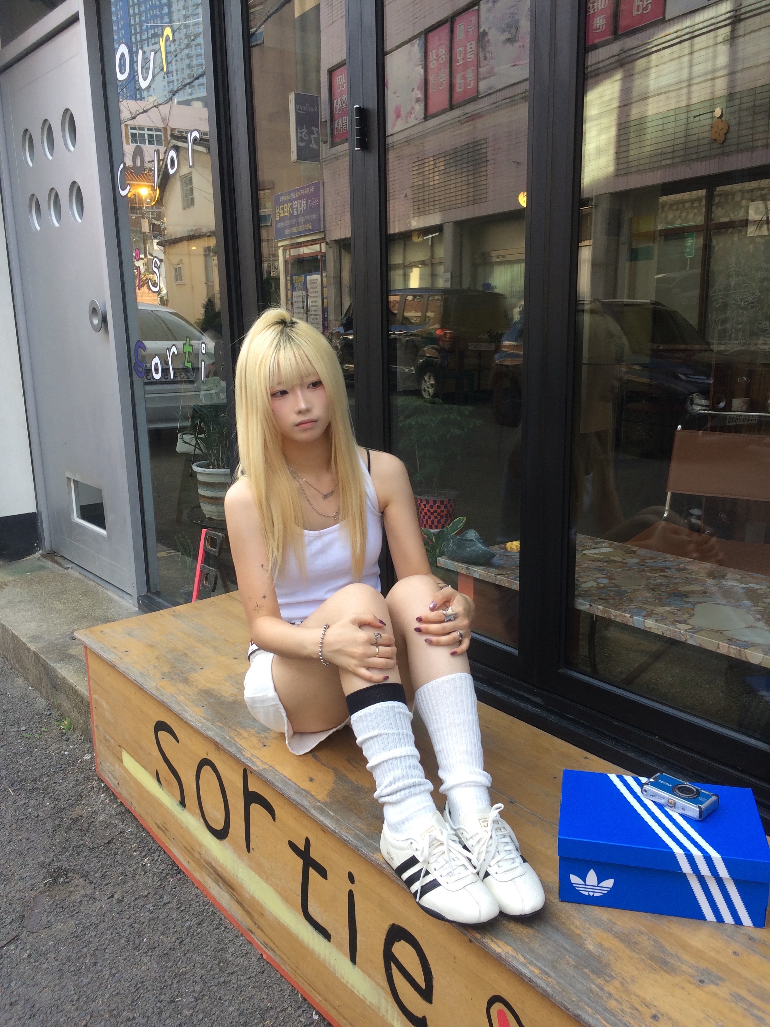 (W) Adidas Tokyo Off White Core Black 착용 스타일 - 5