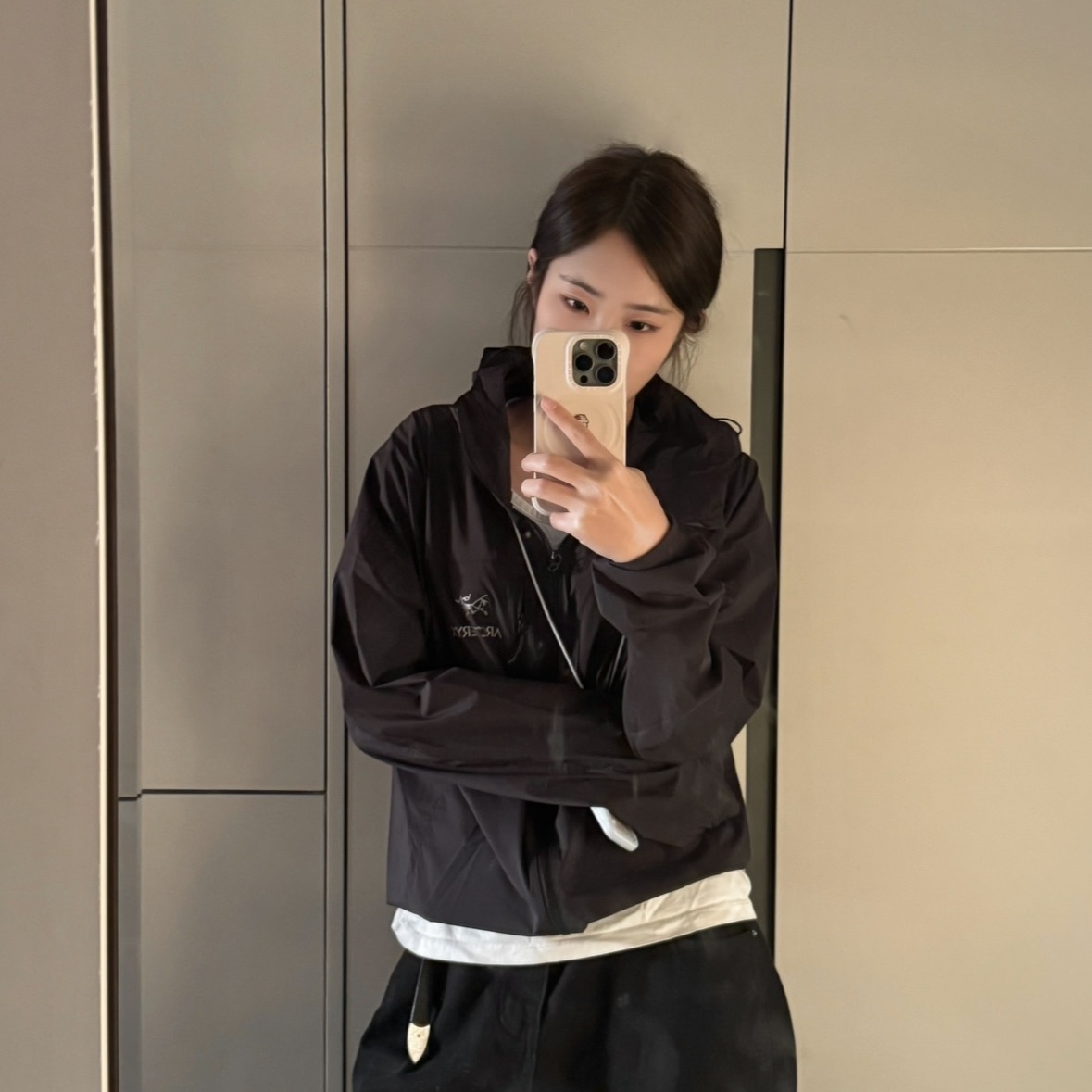 Arc'teryx Squamish Hoody Black 착용 스타일