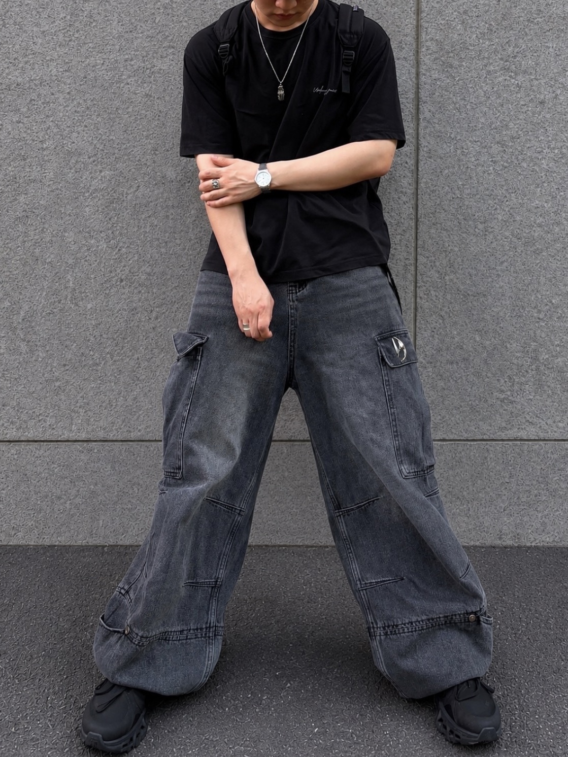 Kamien x MJD Double Hole Belt Black Shearling Calfskin, Undermycar Mu.103 Anti Fxxking Logo Play Wide Crop T-Shirts Black 착용 스타일 - 5