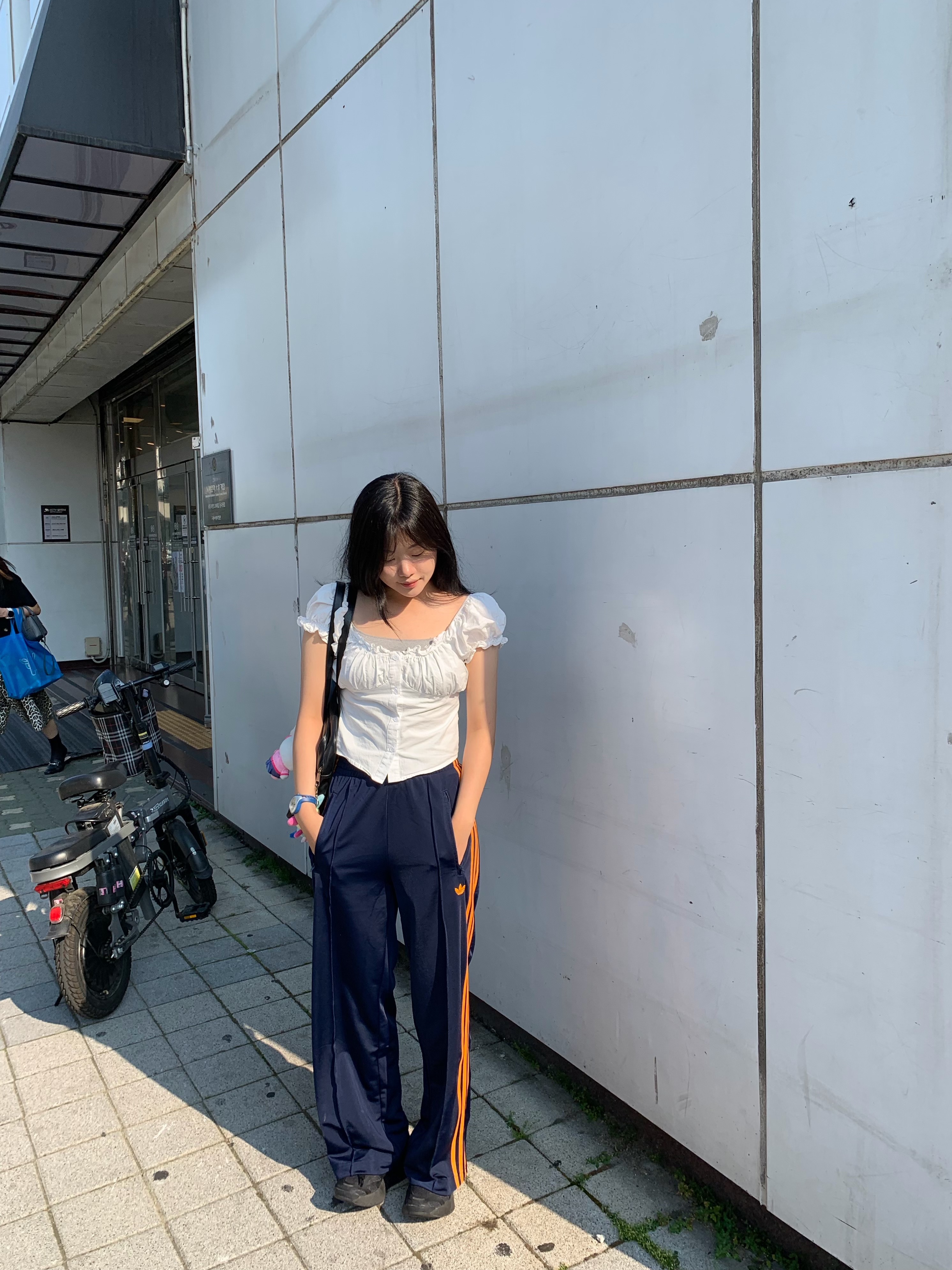 (W) Adidas Adicolor Classic Firebird Loose Track Pants Night Indigo Crew Orange - KR Sizing 착용 스타일 - 6