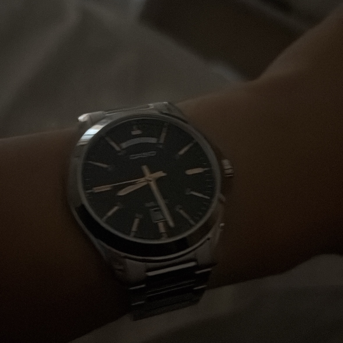 Casio MTP-1370D-1A2VDF 착용 스타일