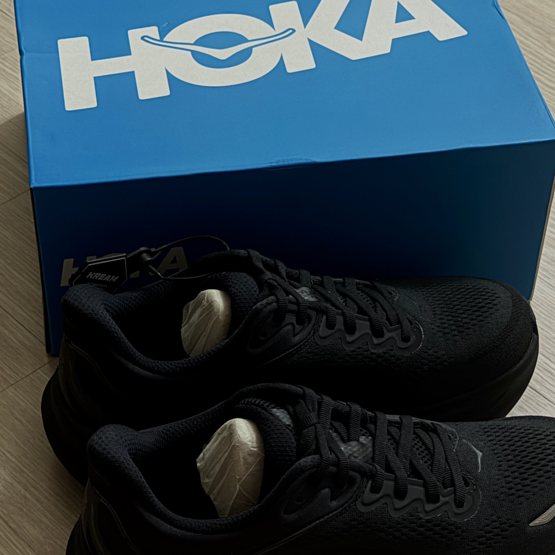 Hoka Bondi 9 Black - Wide 착용 스타일