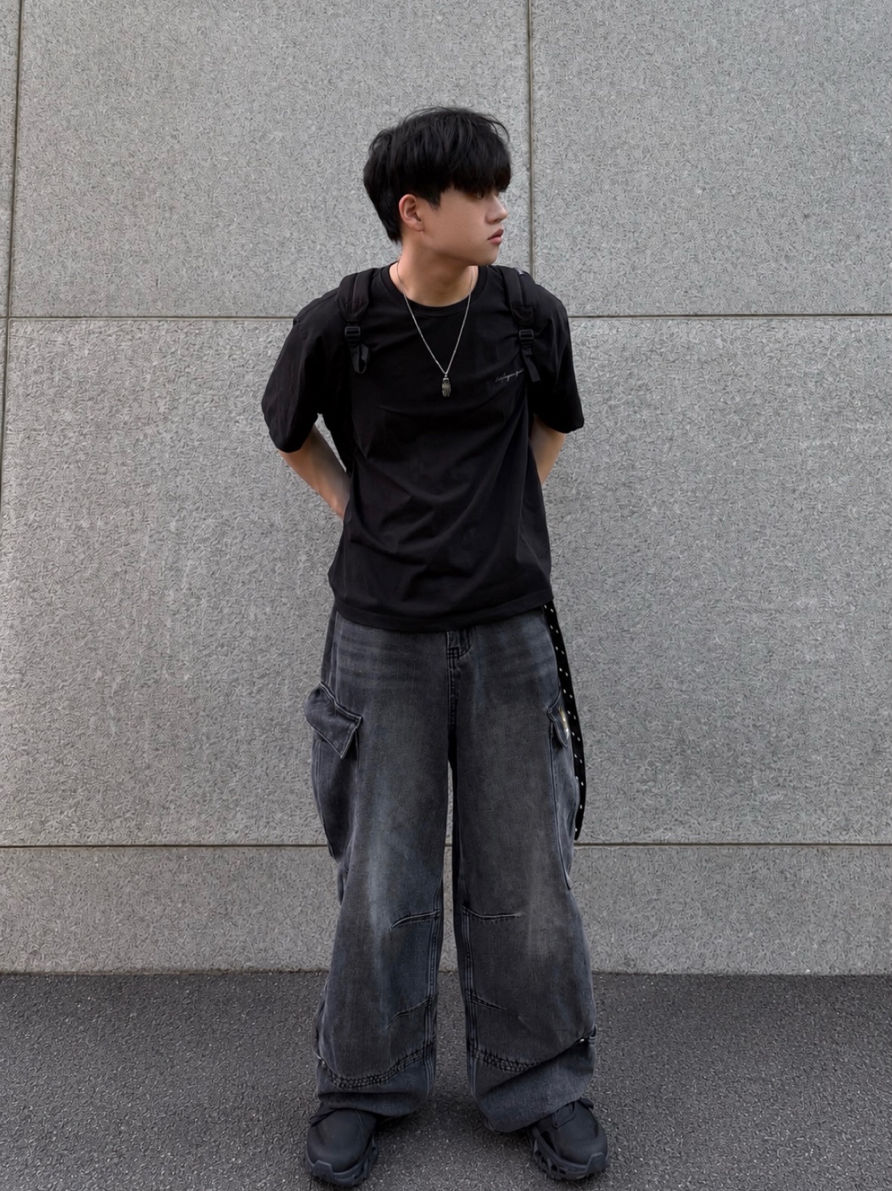 Kamien x MJD Double Hole Belt Black Shearling Calfskin, Undermycar Mu.103 Anti Fxxking Logo Play Wide Crop T-Shirts Black 착용 스타일 - 3