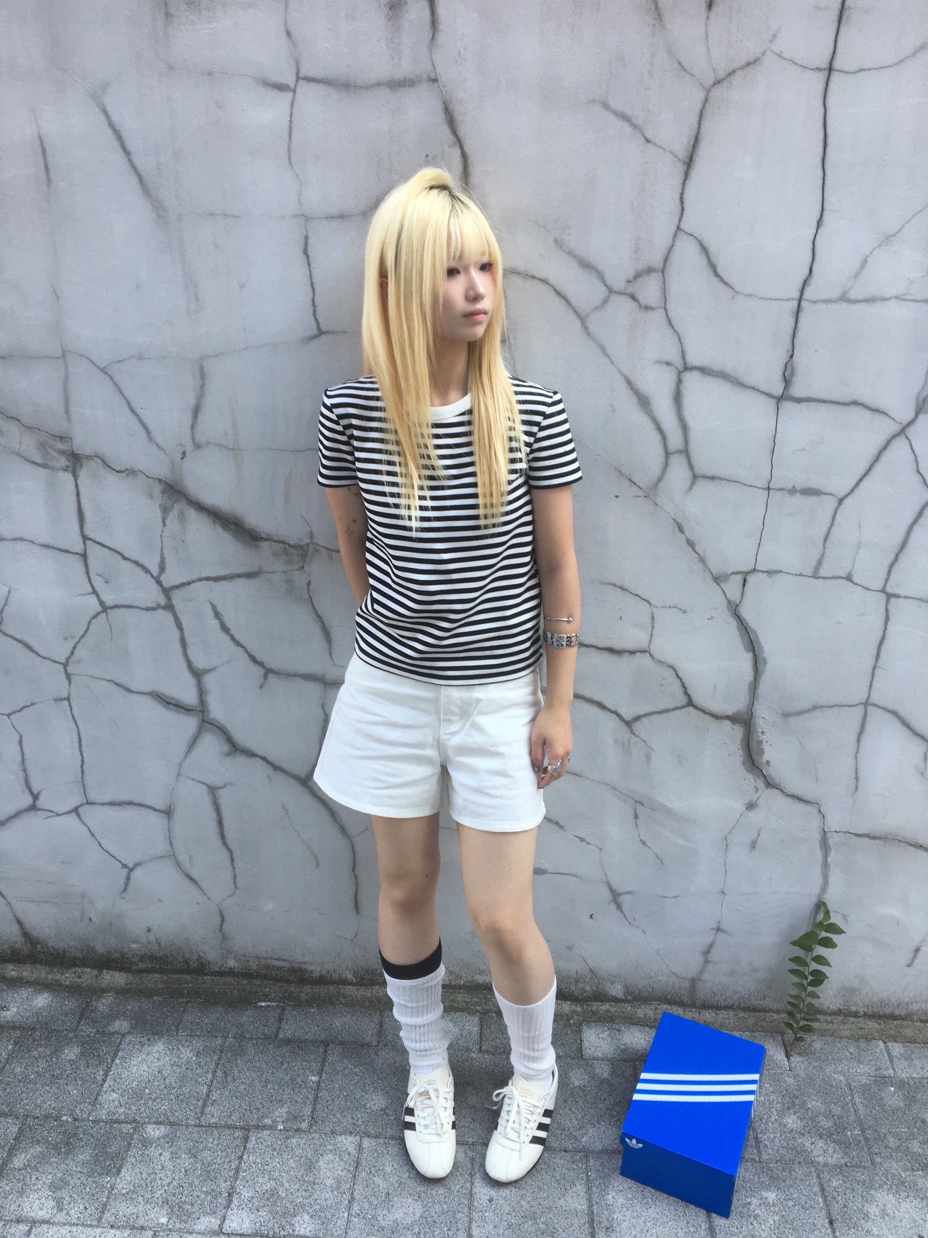 (W) Adidas Tokyo Off White Core Black 착용 스타일 - 1