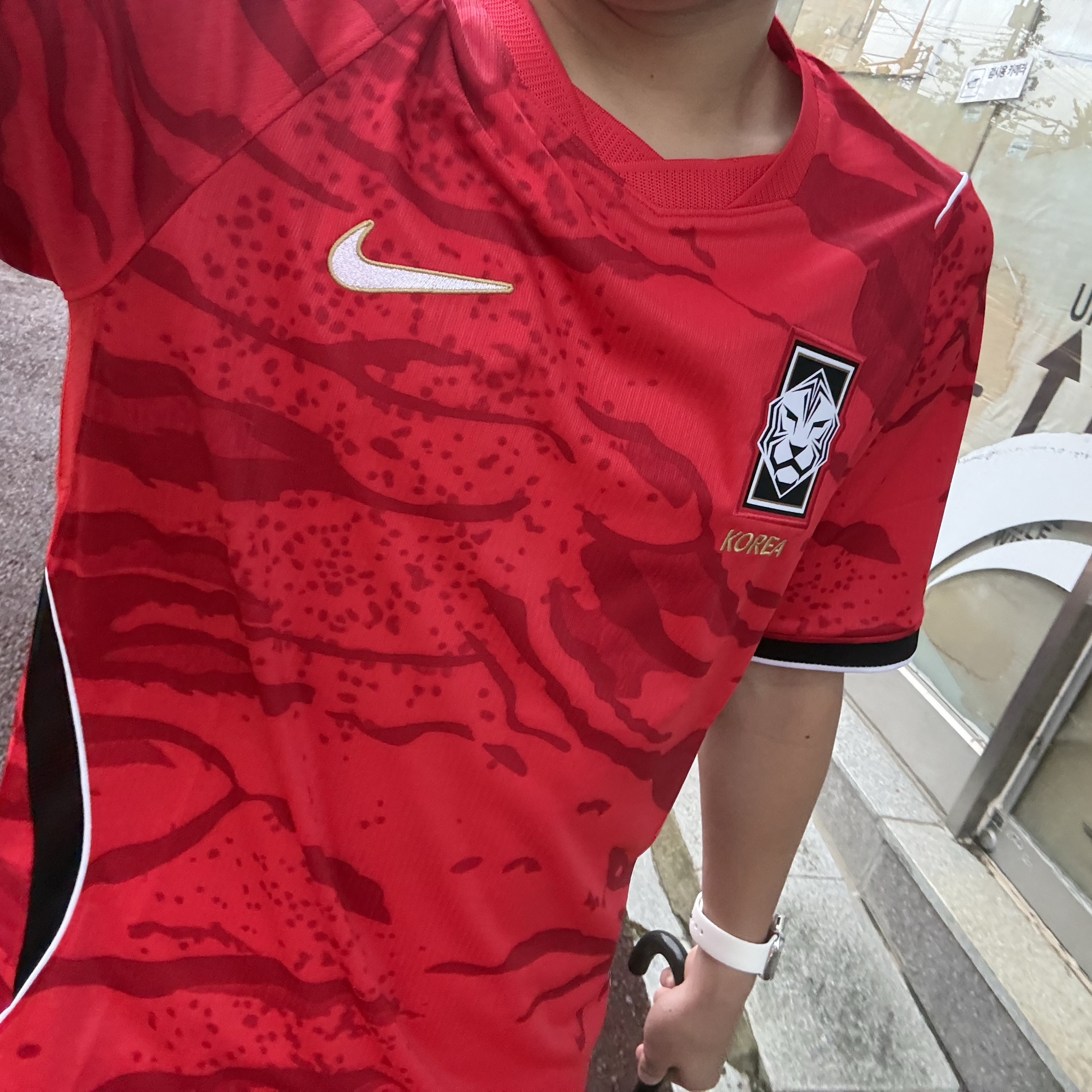 Nike Korea 2026 Stadium Home Dri-Fit Soccer Replica Jersey Global Red Black (Non Marking Ver.) 착용 스타일 - 1