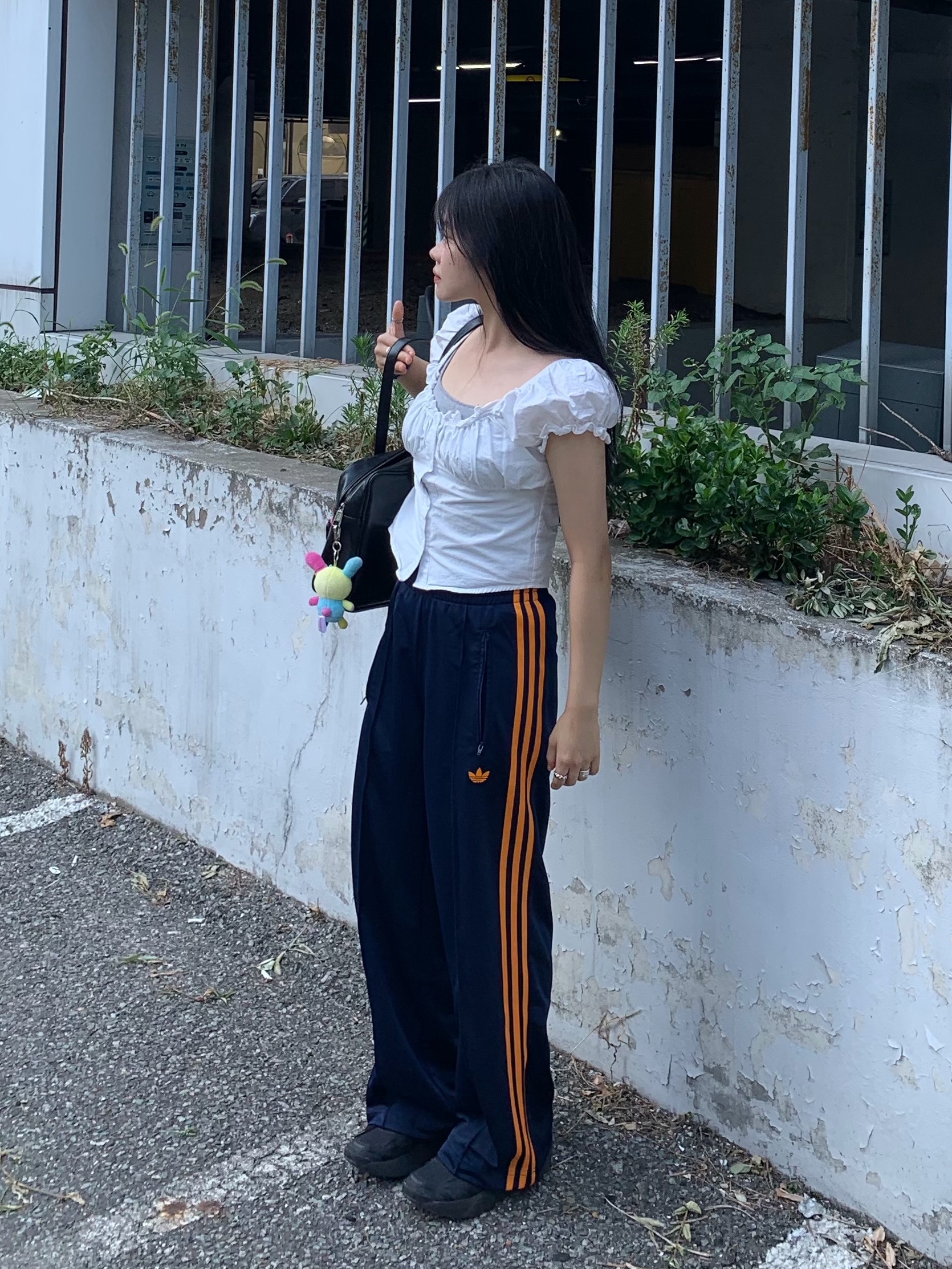 (W) Adidas Adicolor Classic Firebird Loose Track Pants Night Indigo Crew Orange - KR Sizing 착용 스타일 - 10