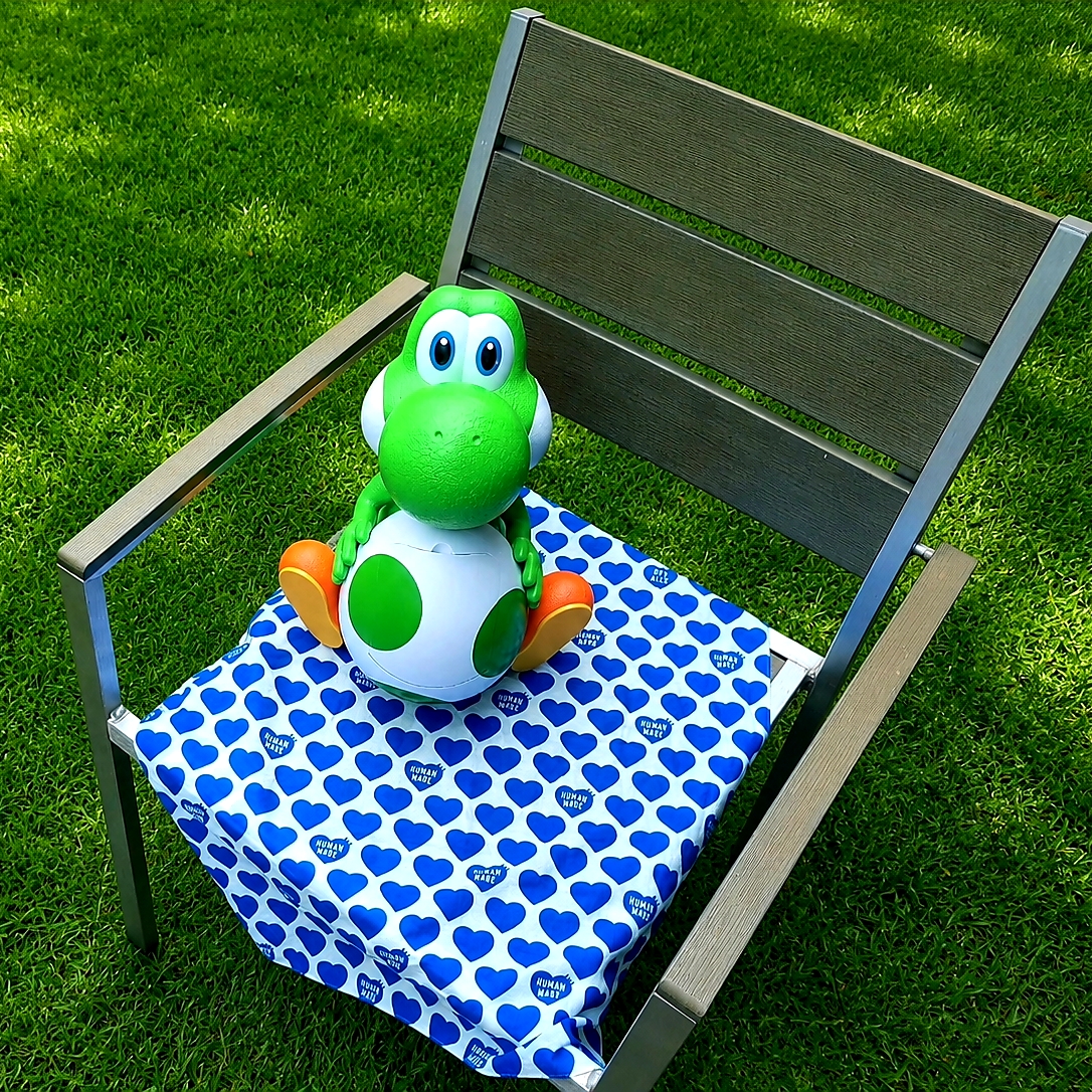 CGV x Super Mario Yoshi Popcorn Bucket, Human Made Big Bandana #2 Navy 착용 스타일 - 1