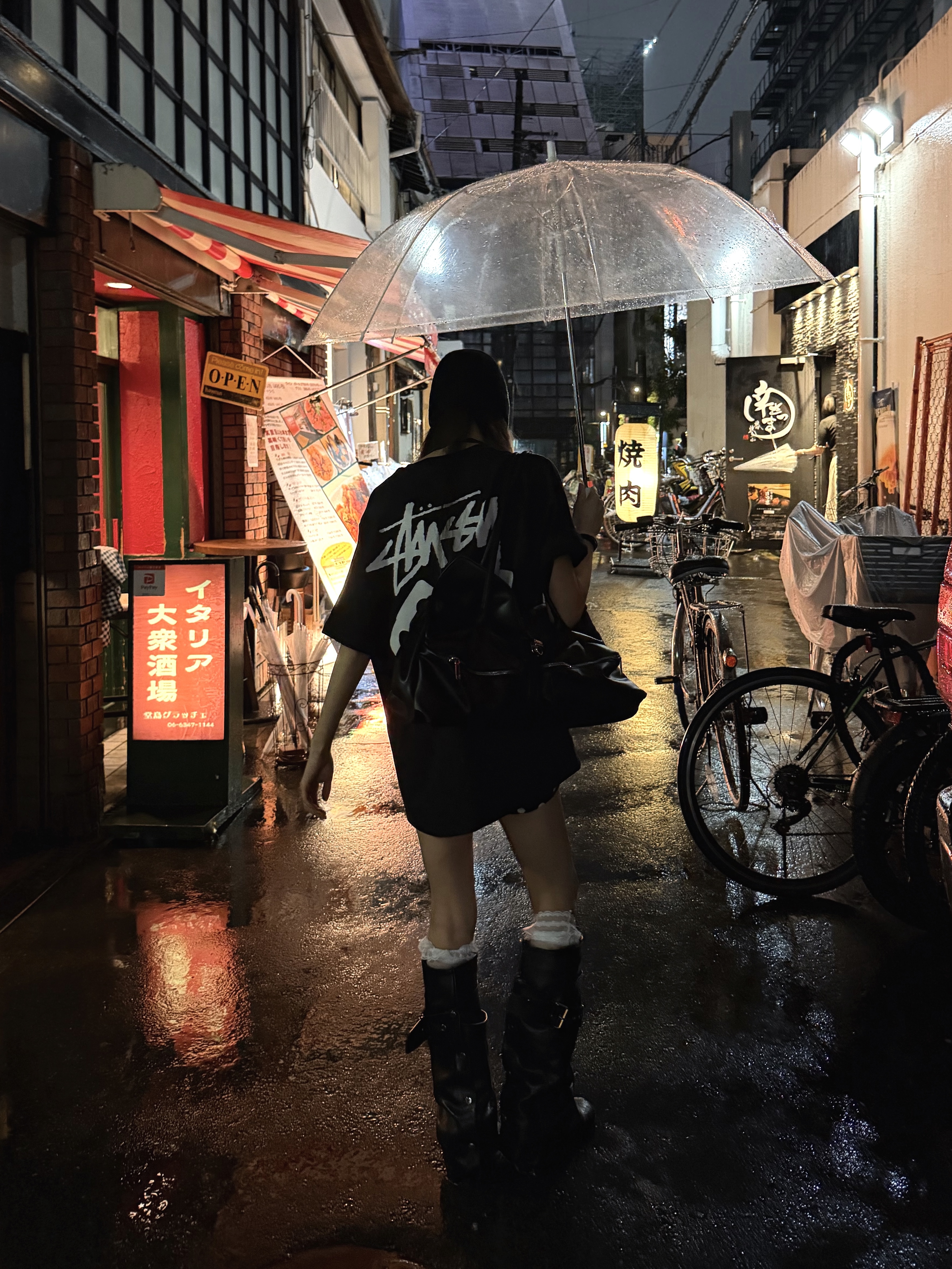 Stussy Dice Pigment Dyed T-Shirt Black 2023 착용 스타일 - 4