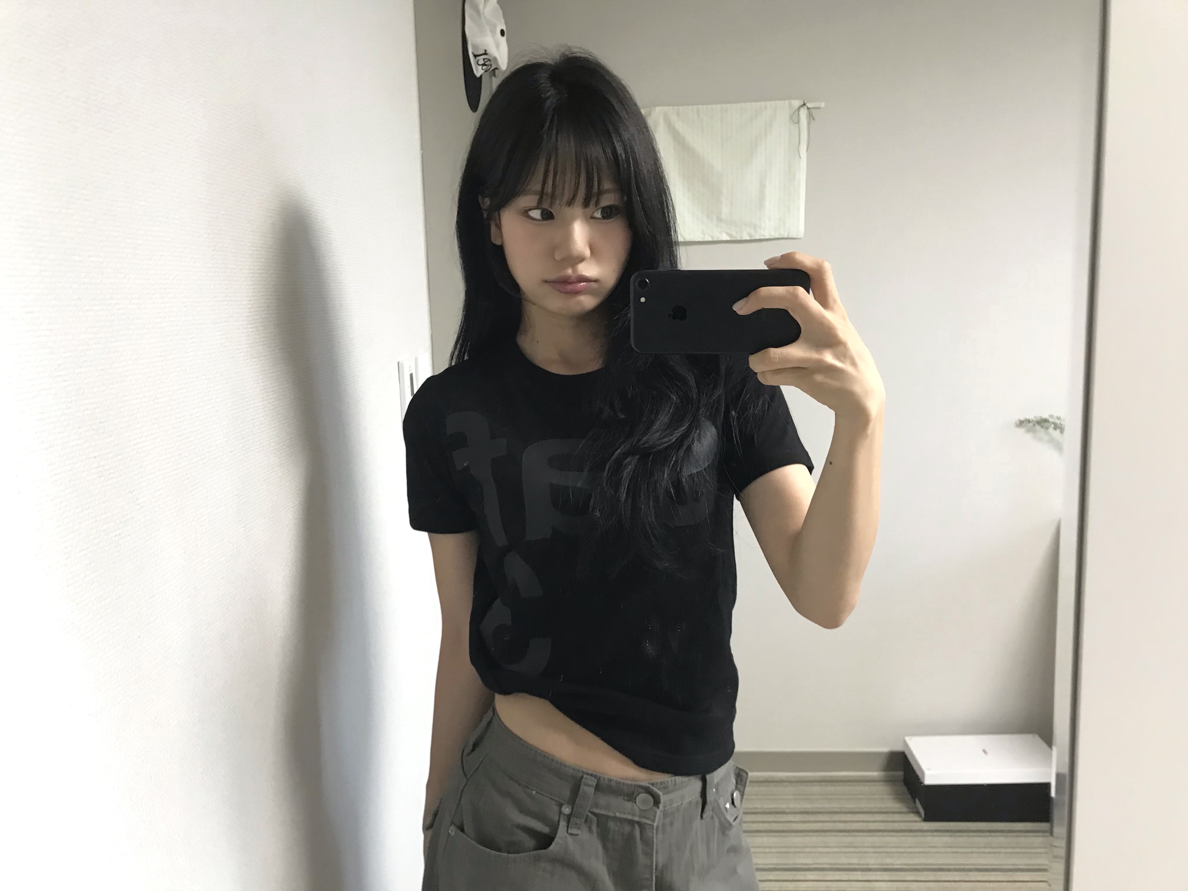 [KREAM 단독] Safarispot 1/2 Basic Safari T-Shirt Black 착용 스타일 - 2