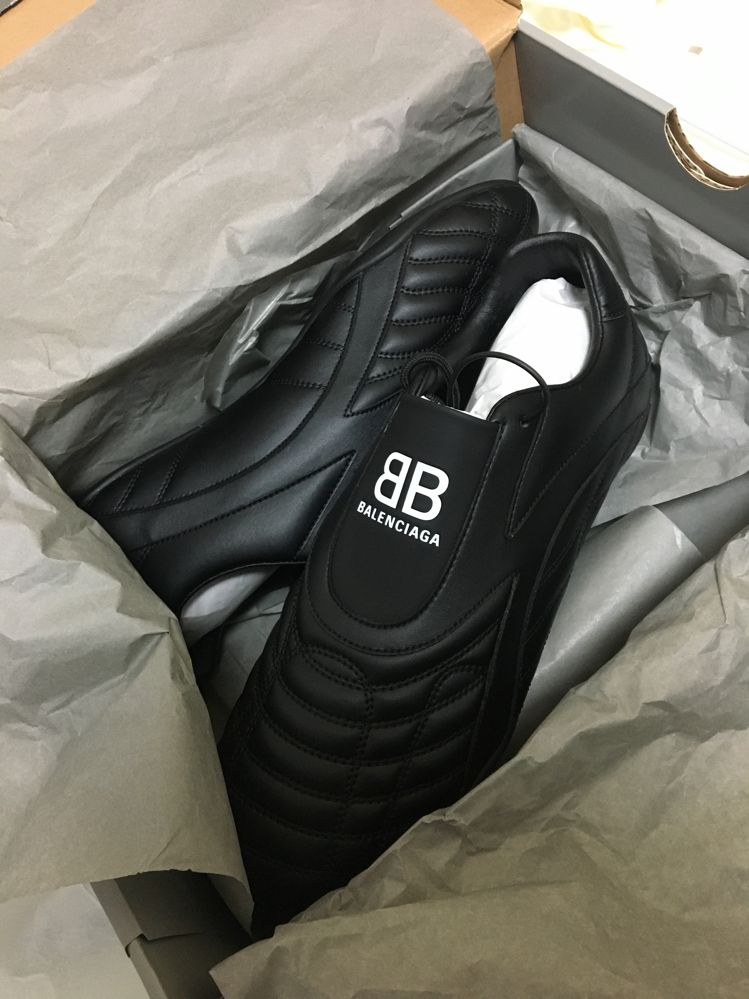 Balenciaga Zen Sneakers Black 착용 스타일