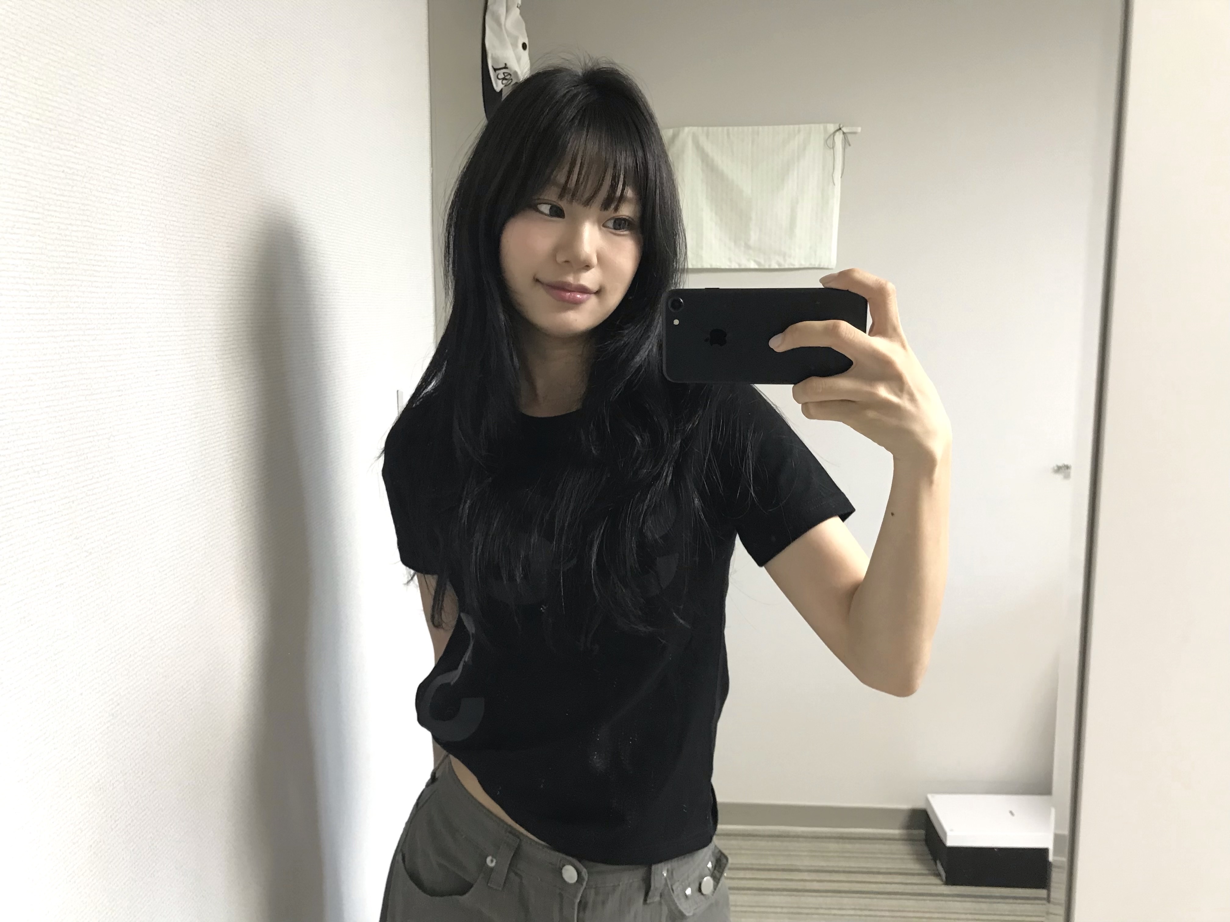 [KREAM 단독] Safarispot 1/2 Basic Safari T-Shirt Black 착용 스타일 - 3