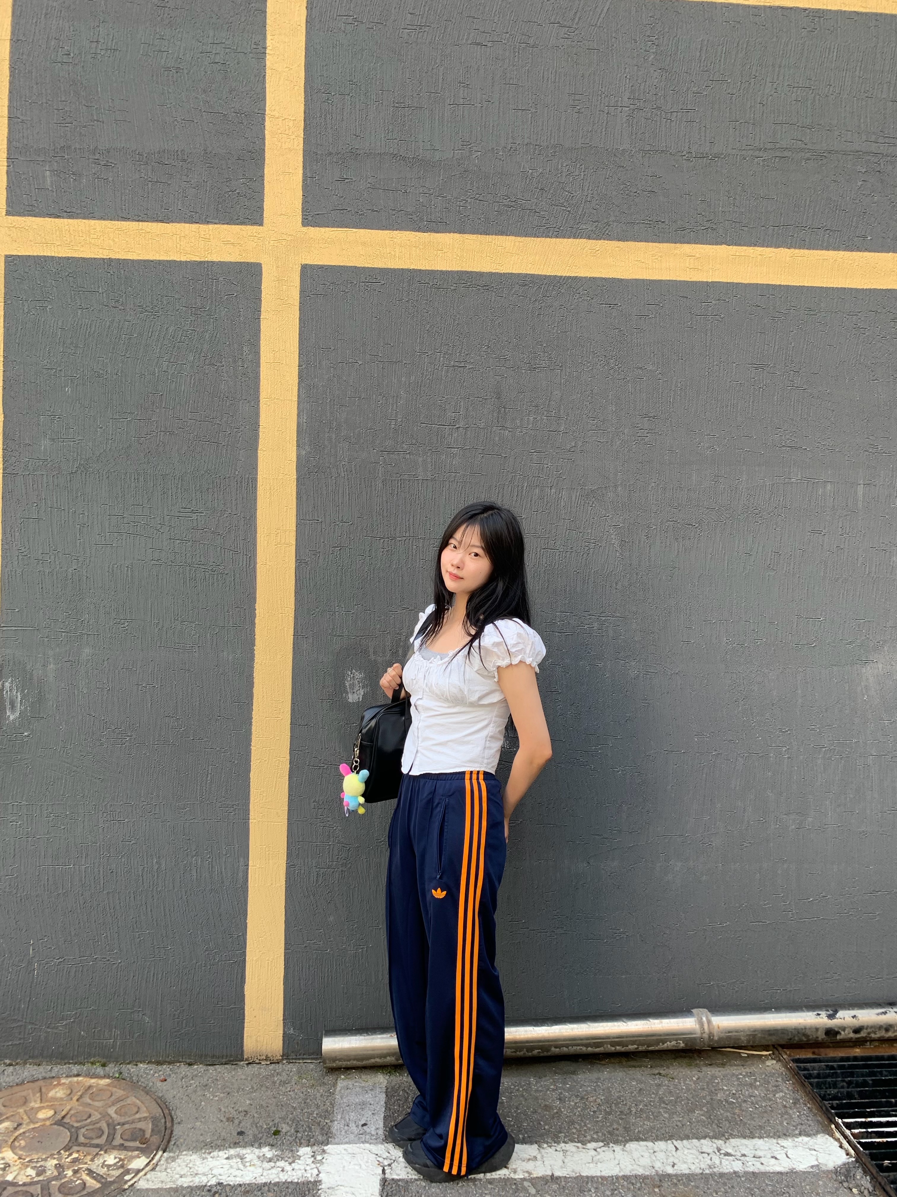 (W) Adidas Adicolor Classic Firebird Loose Track Pants Night Indigo Crew Orange - KR Sizing 착용 스타일 - 8