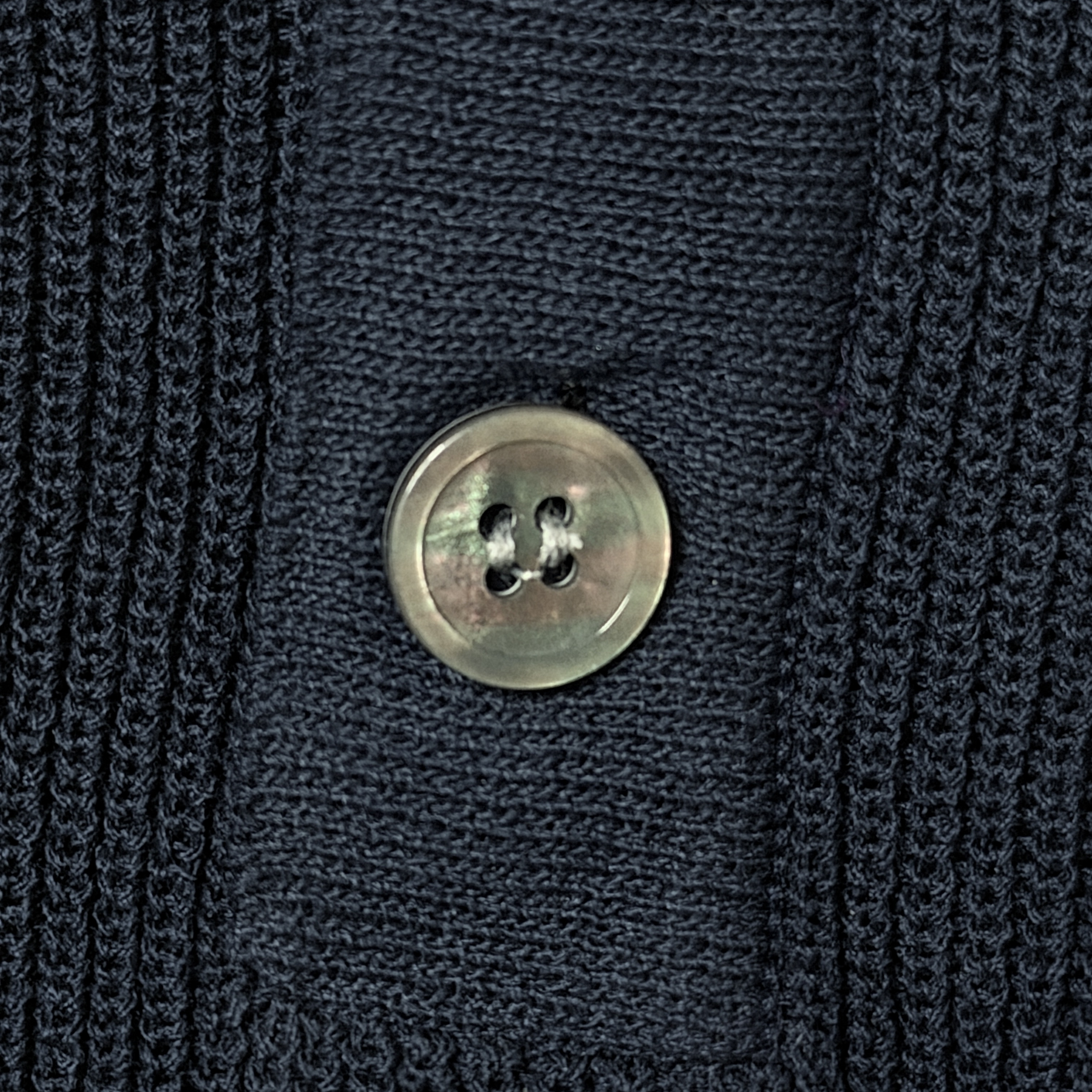 Knitted Coolever Henley Neck Half Sleeve Knit NVAY 착용 스타일 - 1