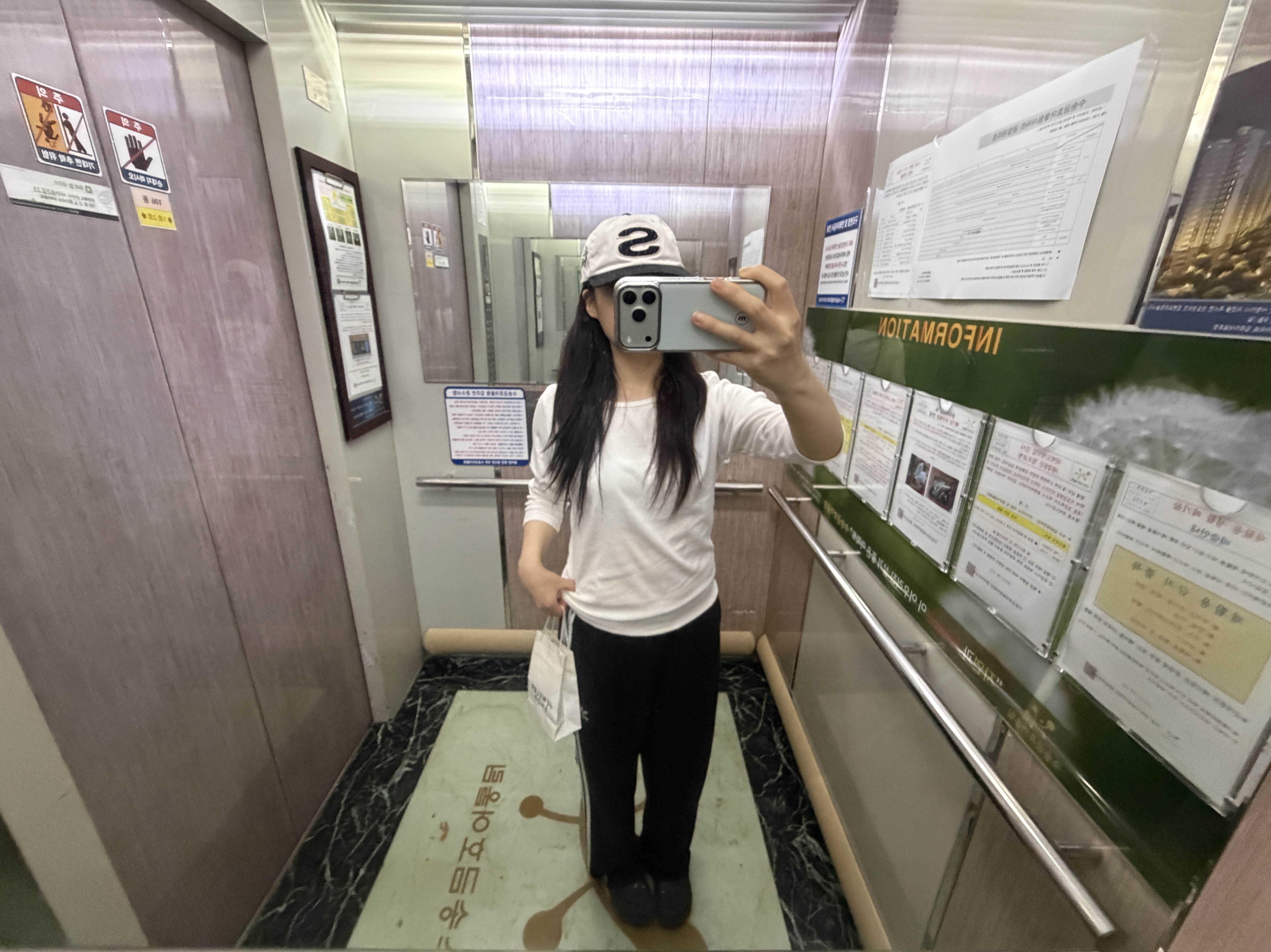 Stussy Chenille S Low Pro Cap Natural, Adidas Adicolor Baggy Fit Firebird Track Pants Black - KR Sizing 착용 스타일