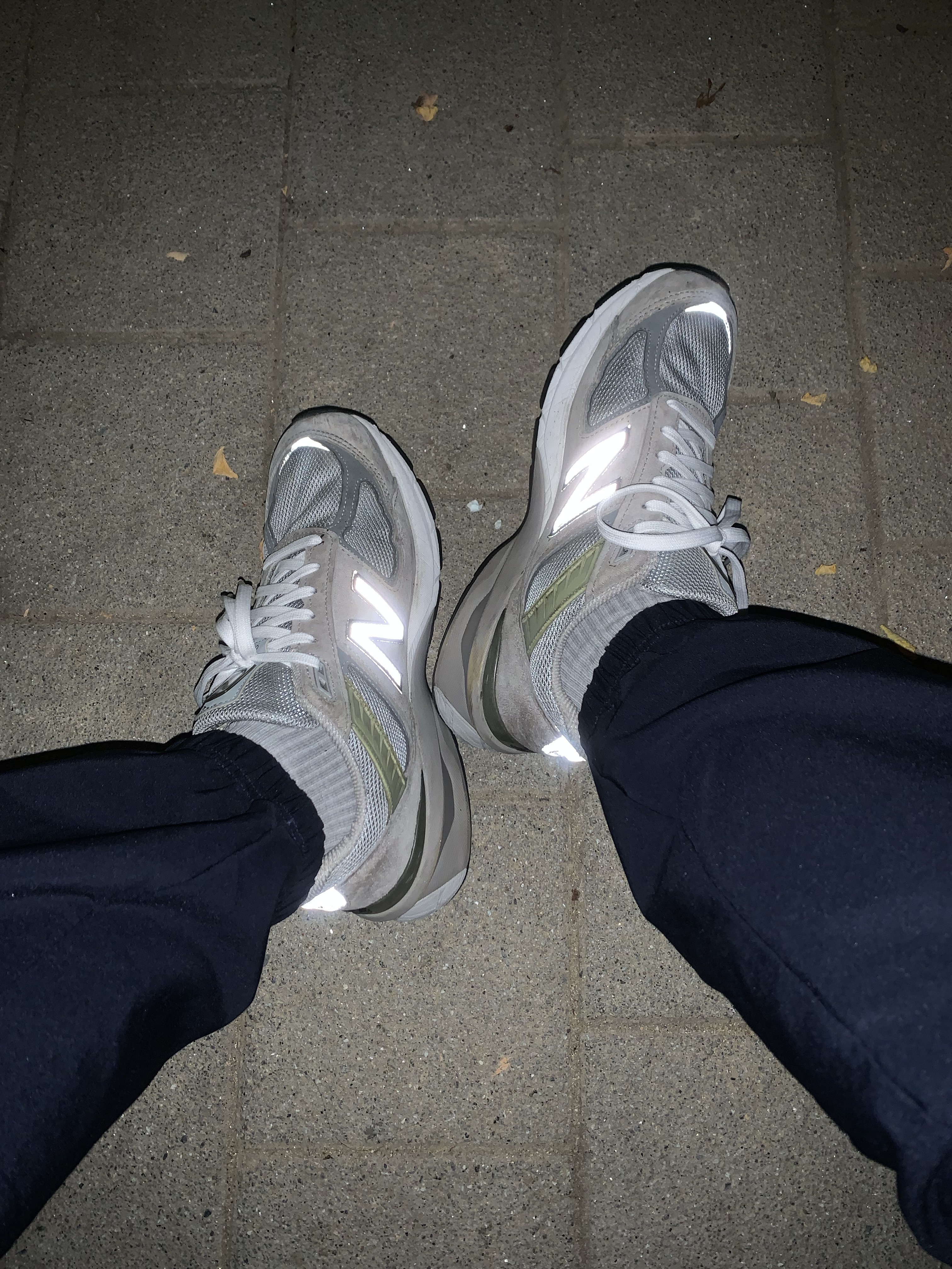 New Balance 990v5 Made in USA Grey - D Standard 착용 스타일