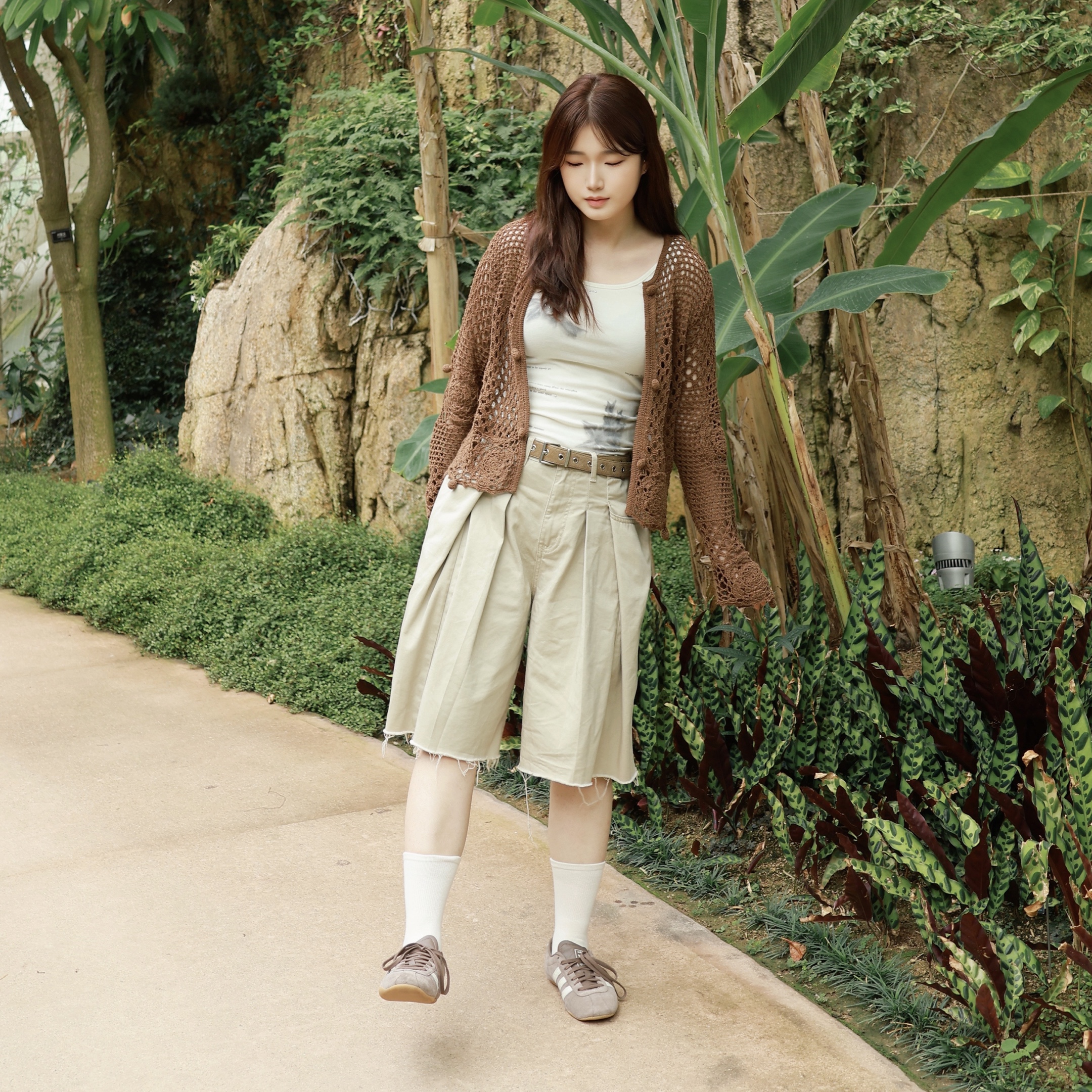 (W) Adidas Tokyo Earth Strata Off White 착용 스타일 - 1