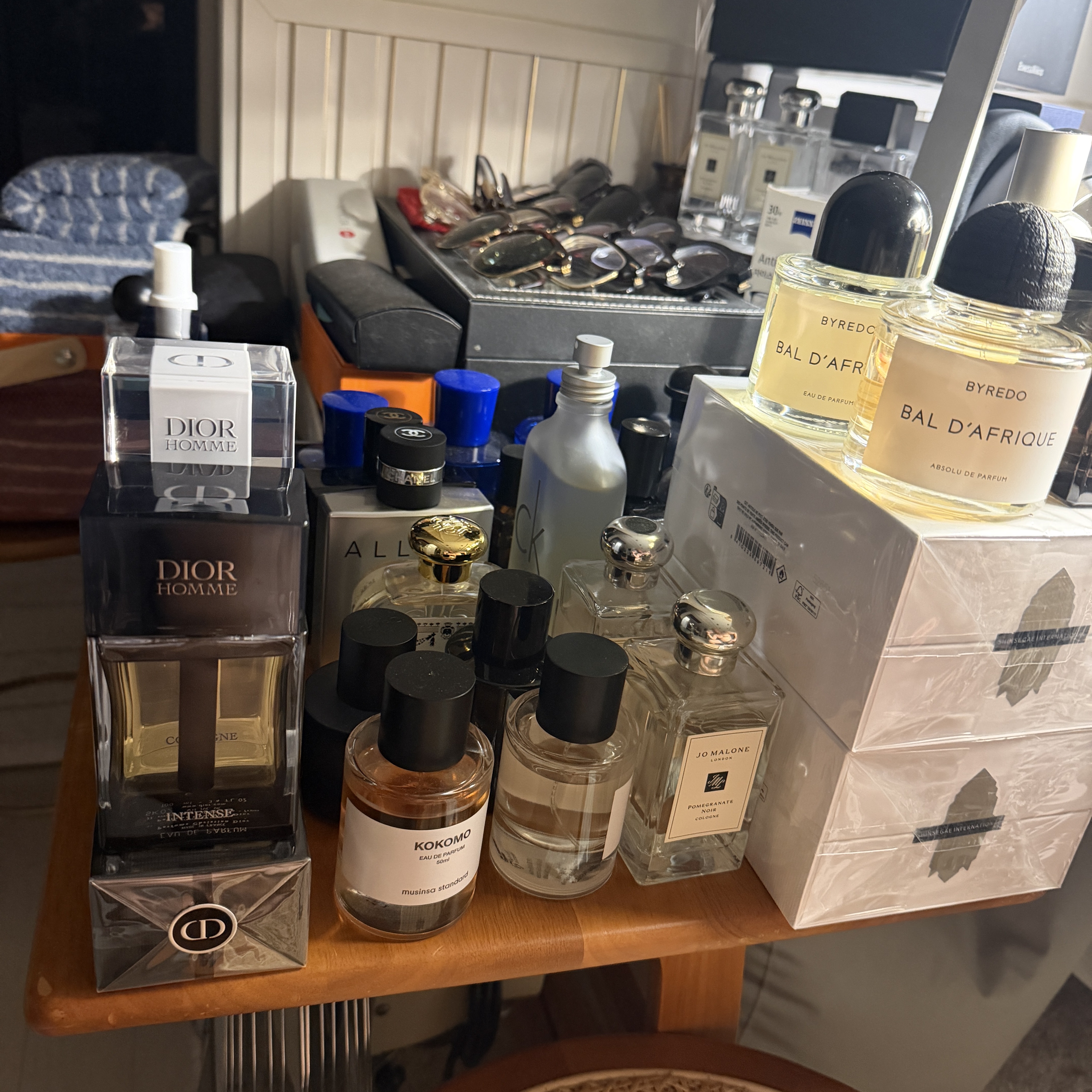 Dior Homme Intense Eau de Parfum Intense 100ml, Byredo Bal d'Afrique Absolu De Parfum 100ml 착용 스타일
