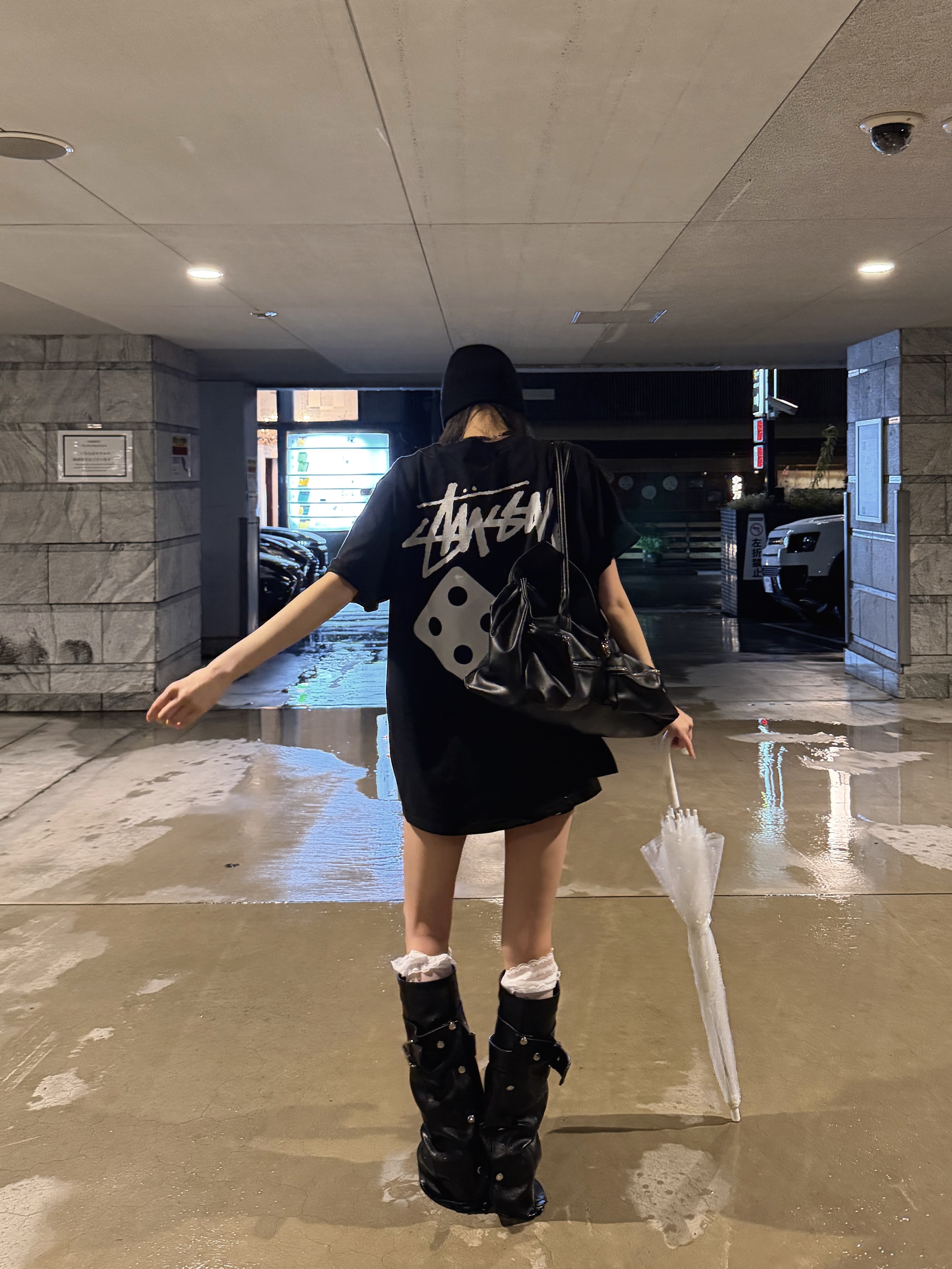 Stussy Dice Pigment Dyed T-Shirt Black 2023 착용 스타일 - 9