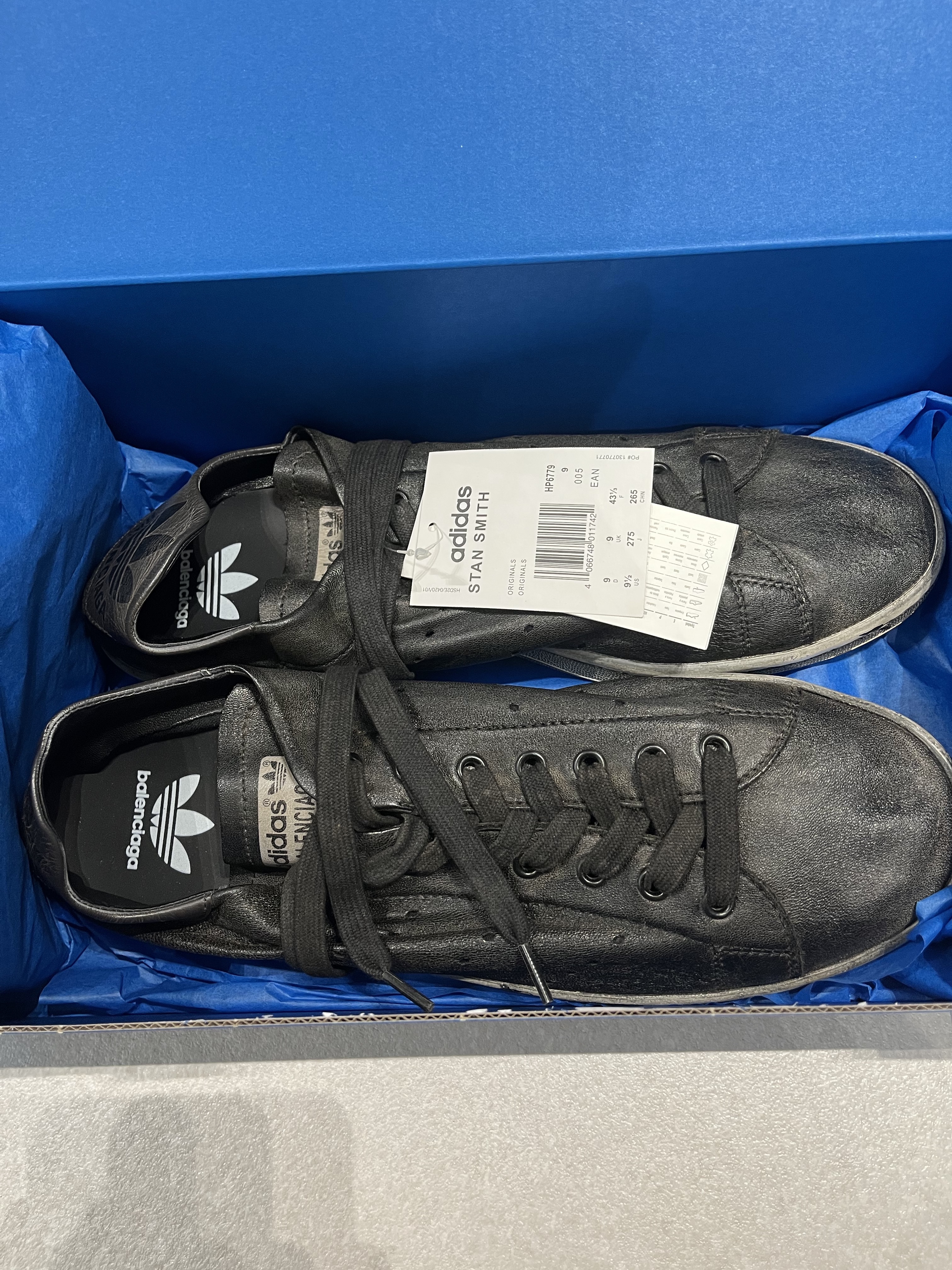Balenciaga x Adidas Stan Smith Core Black White 착용 스타일