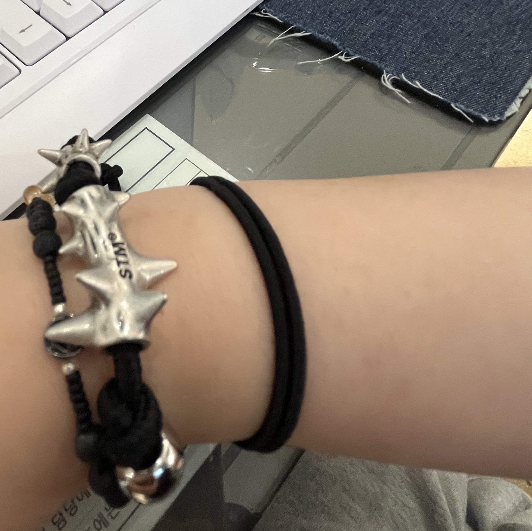 Sentiments No.617 Bracelet Burnish 착용 스타일 - 1