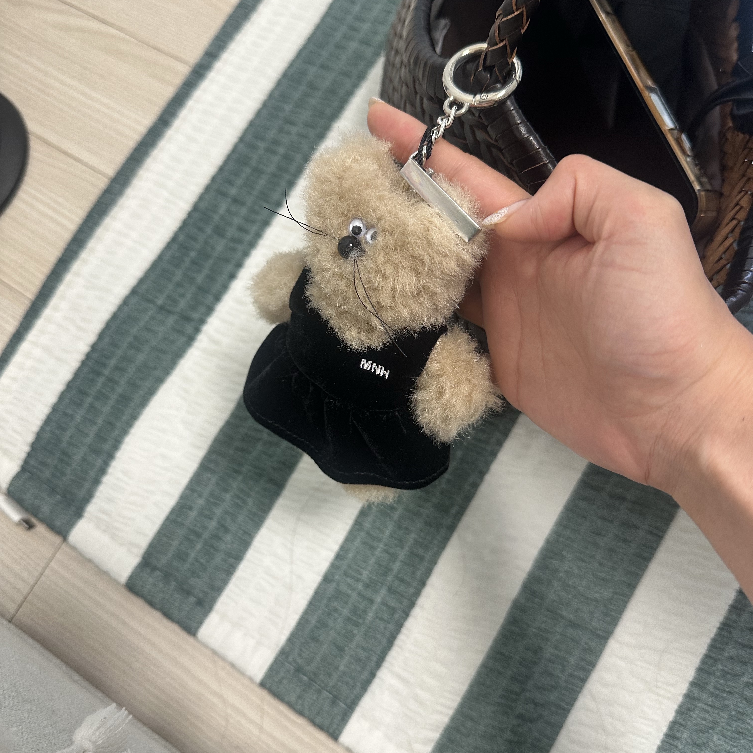Monamhee M.N.H Friends Bebe Keyring 착용 스타일