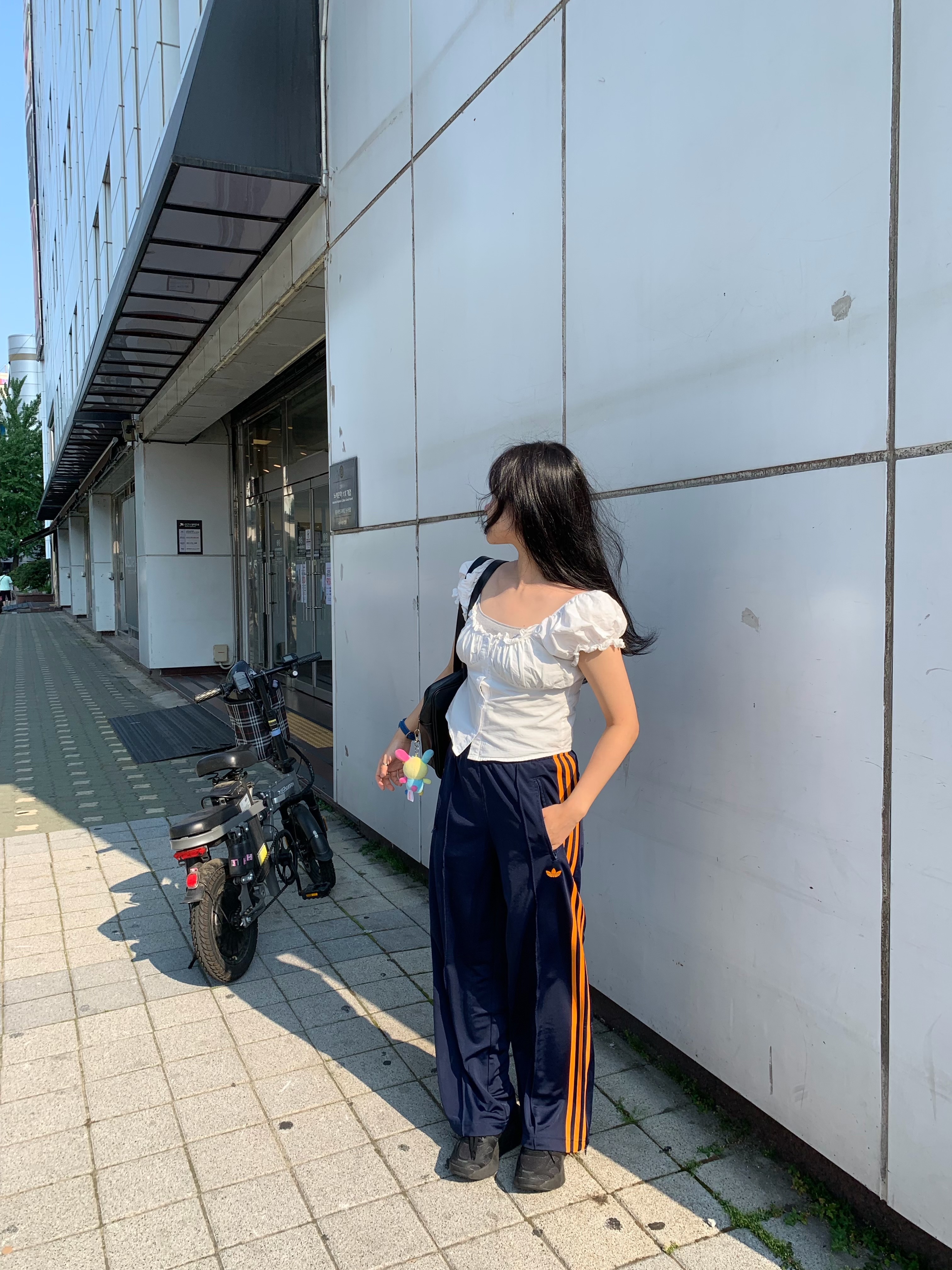 (W) Adidas Adicolor Classic Firebird Loose Track Pants Night Indigo Crew Orange - KR Sizing 착용 스타일 - 9
