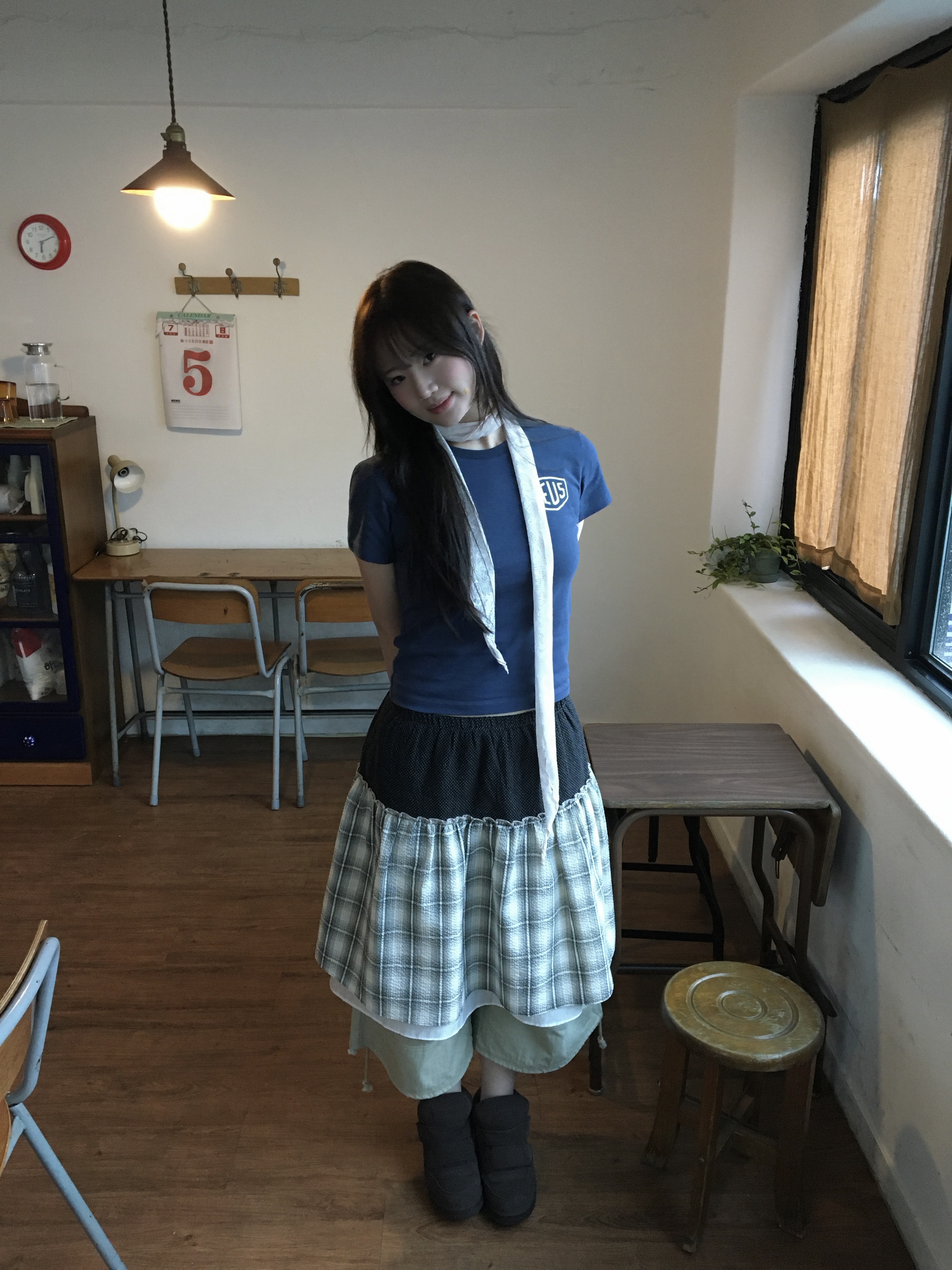 (W) Deus Ex Machina Seoul College Address T-Shirt Navy, COYSEIO Coy Bumble Sneakers Brown 착용 스타일