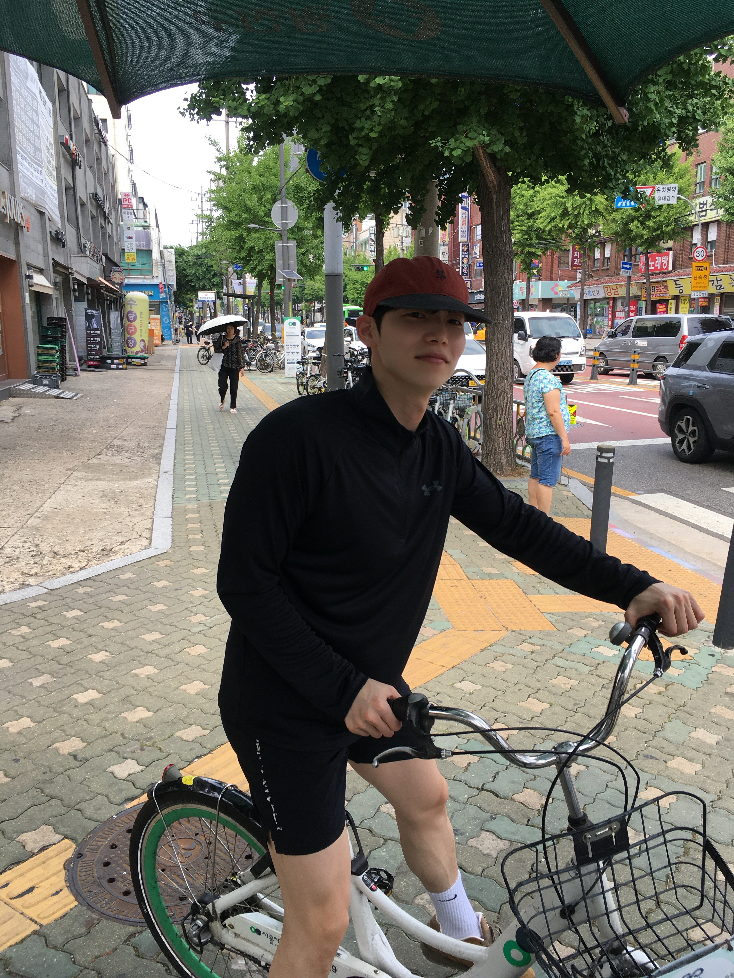 Sunday Ceremony Sy Classic Vintage Logo Cap - Red Black, Sunday Ceremony Sy Logo 5 Panel Cotton Cap - Navy 착용 스타일 - 2