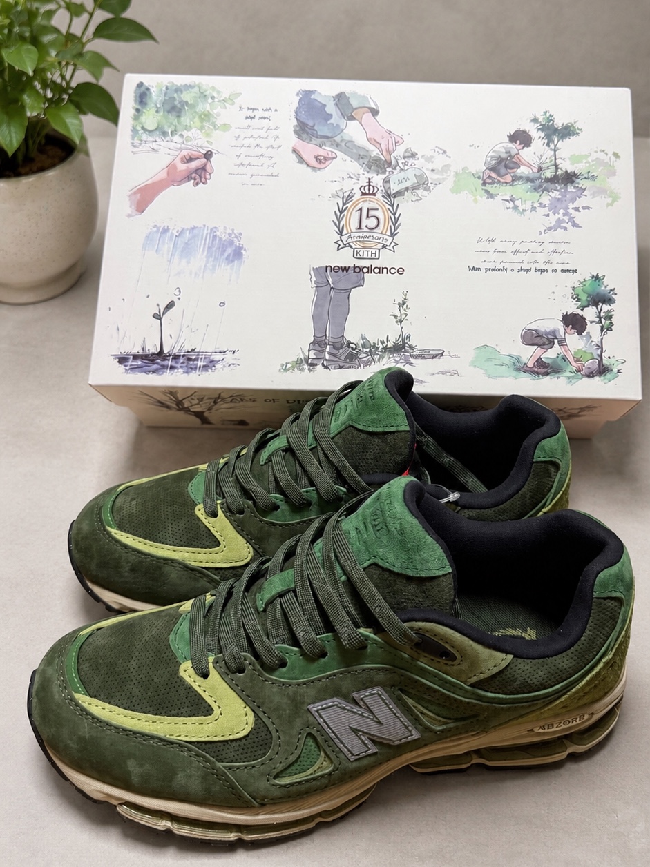 New Balance x Kith Ronnie Fieg 2011 Juniper Bronze Green 착용 스타일