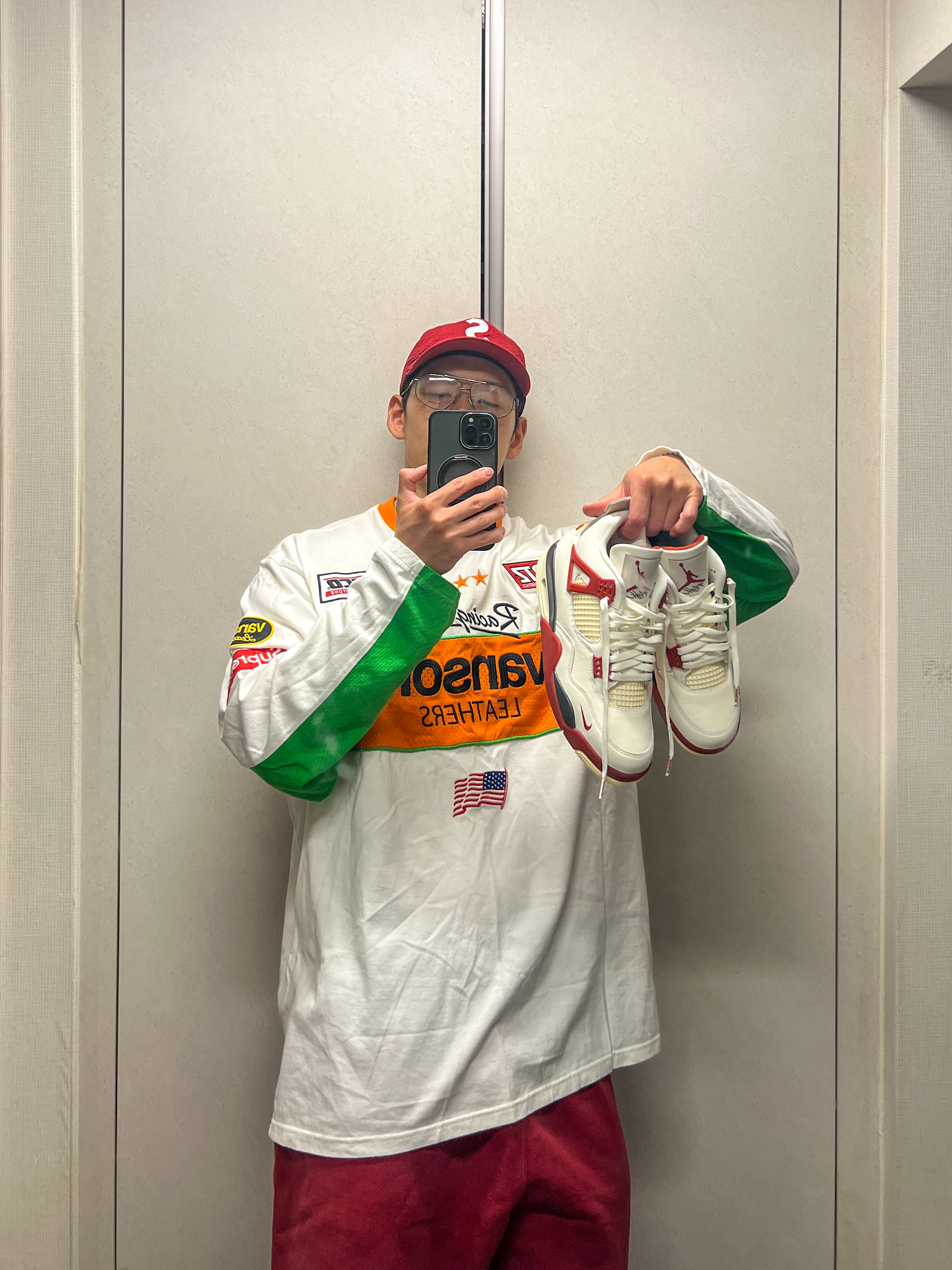 Supreme Small Box Sweatshort Dark Red - 26SS, Supreme x Vanson Leathers L/S Top White - 26SS 착용 스타일