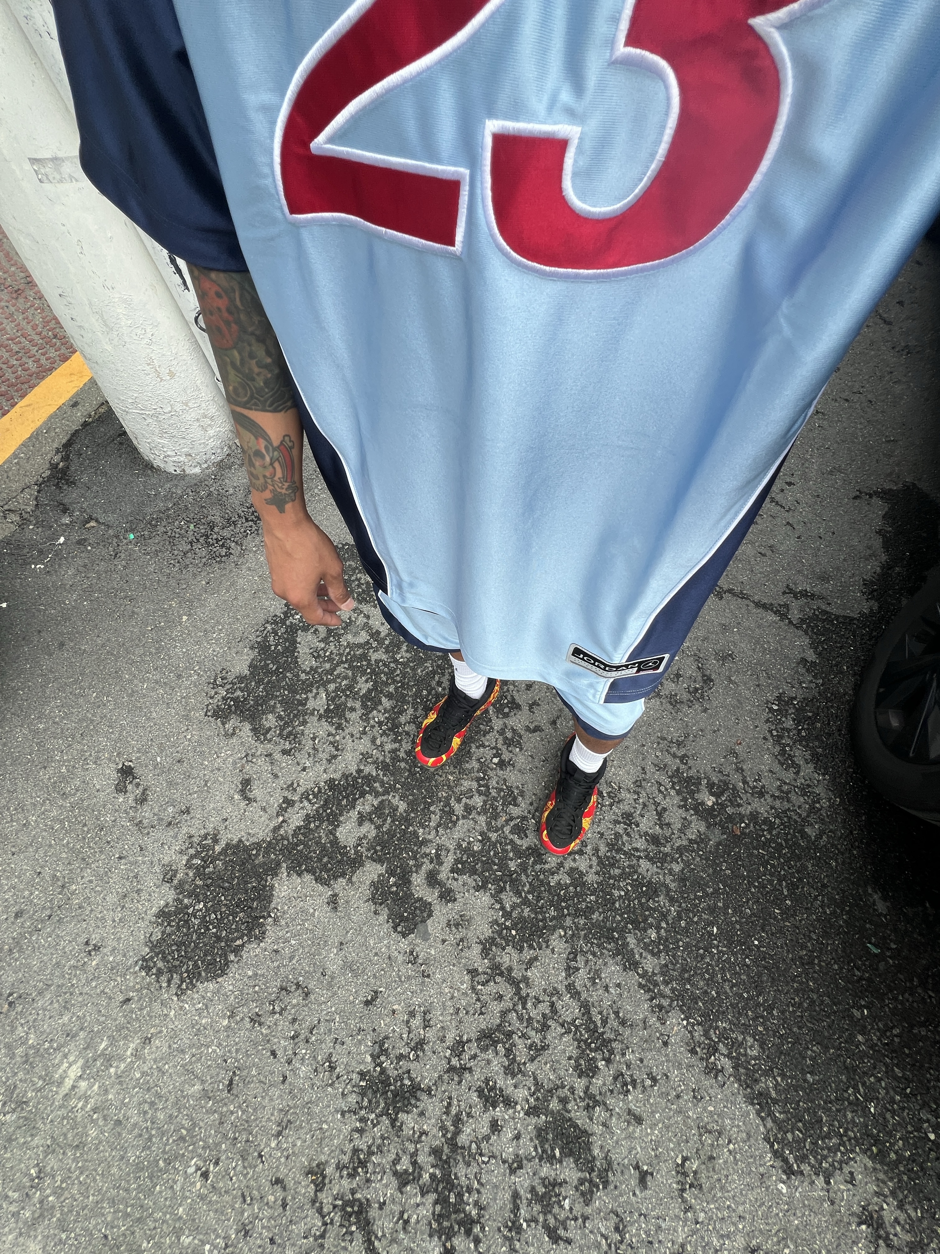 Supreme x Jordan Warm Up Jersey Light Blue - 24FW, Supreme x Jordan Warm Up Shorts Light Blue - 24FW 착용 스타일
