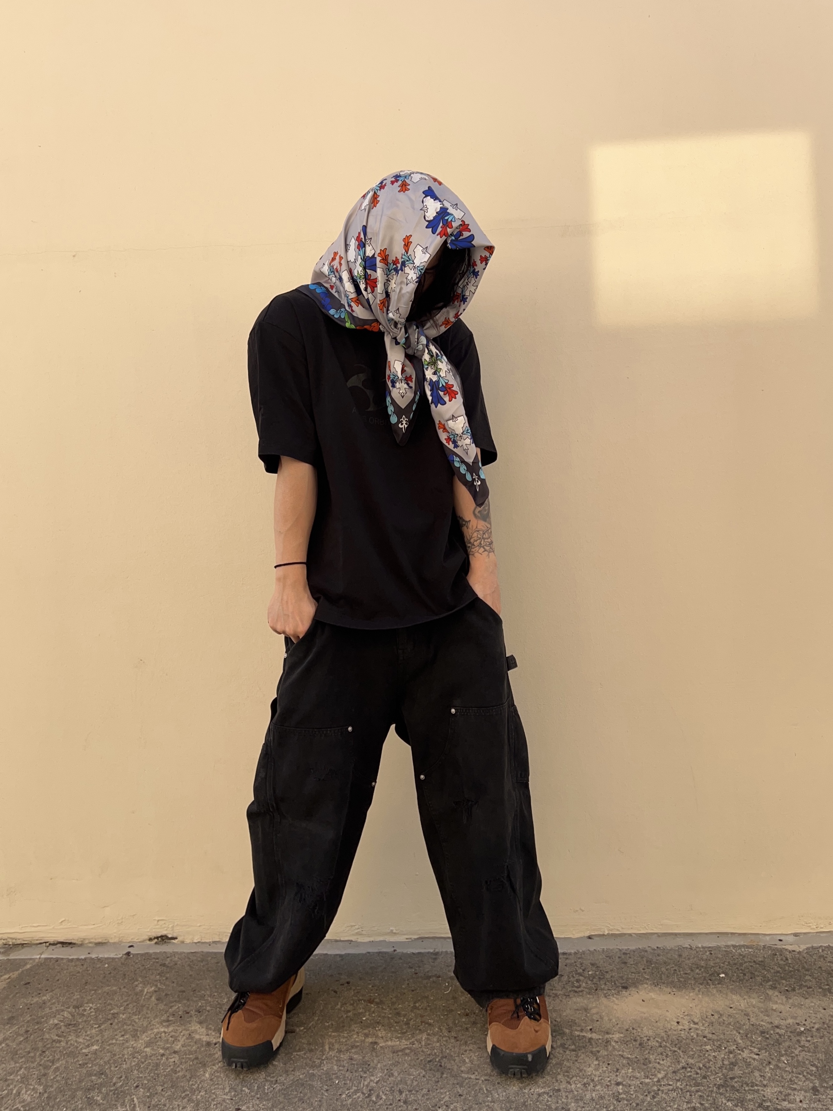 Awende Requiem Silk Scarf Multi, Nike x Sacai Magmascape SP Pecan 착용 스타일 - 2