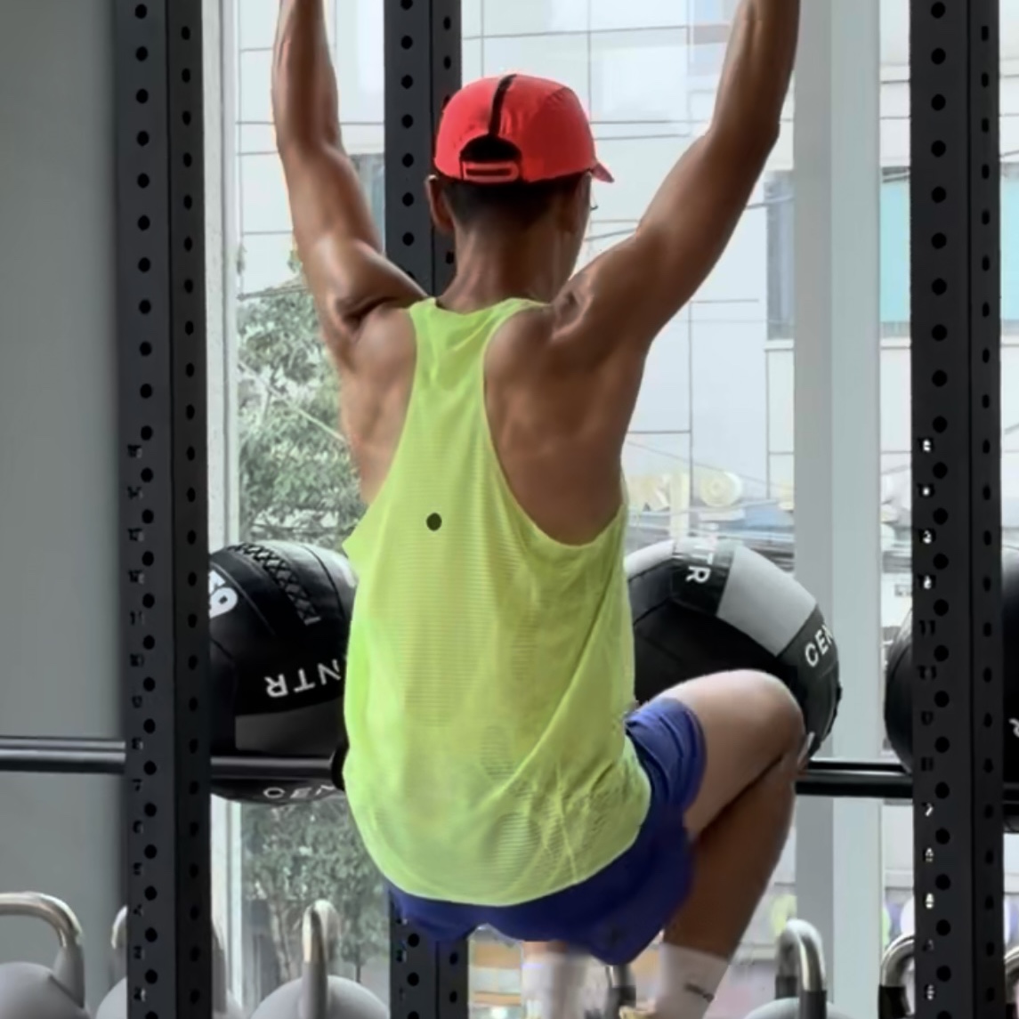Asics Metarun Singlet Illuminate Green 착용 스타일 - 1