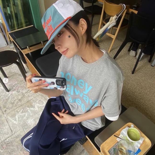 JAZZANDBAR WNJB Trucker Cap Tokay 착용 스타일 - 2