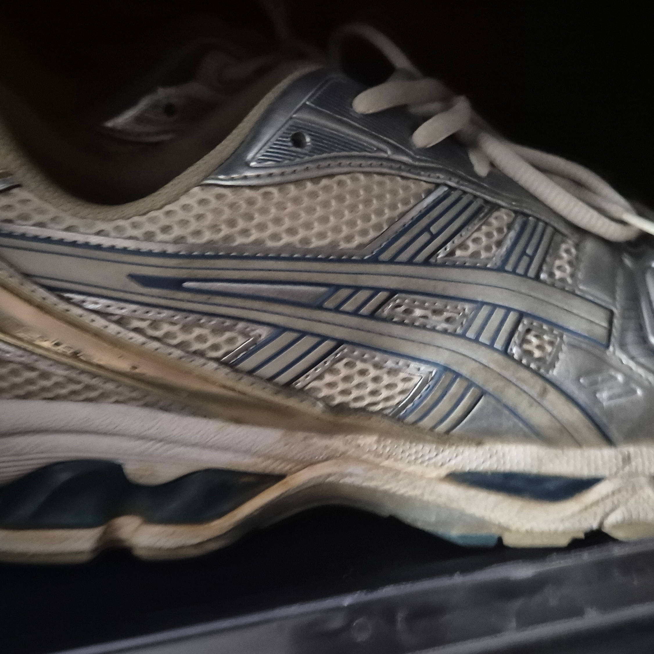 Asics Gel-Kayano 14 Cream Pure Silver 착용 스타일