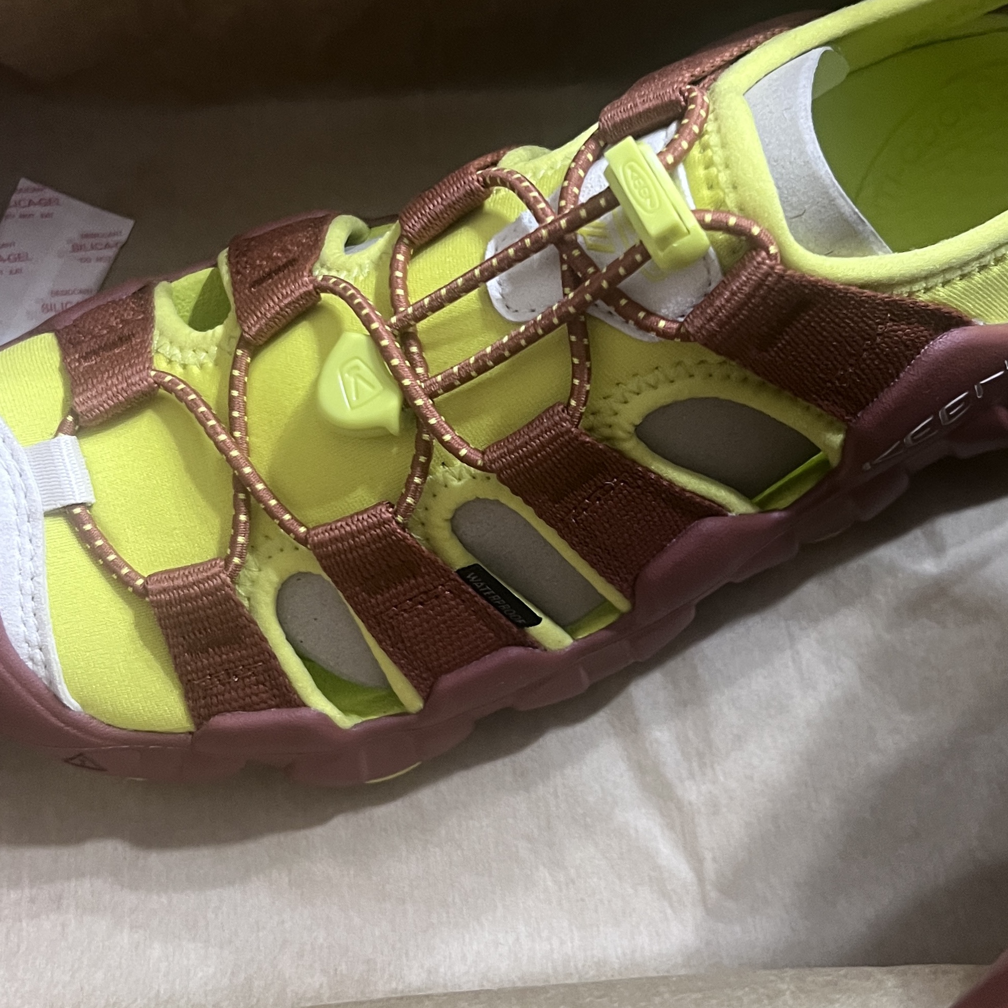 (W) Keen x Hiking Patrol Hyperport H2 Sandal Sulphur Spring Gingerbread 착용 스타일