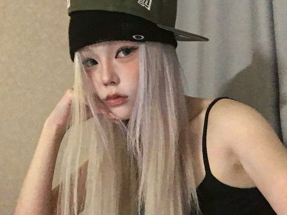 Oakley Session Beanie Blackout, New Era MLB New York Yankees Basic Fitted Cap New Olive 착용 스타일 - 1