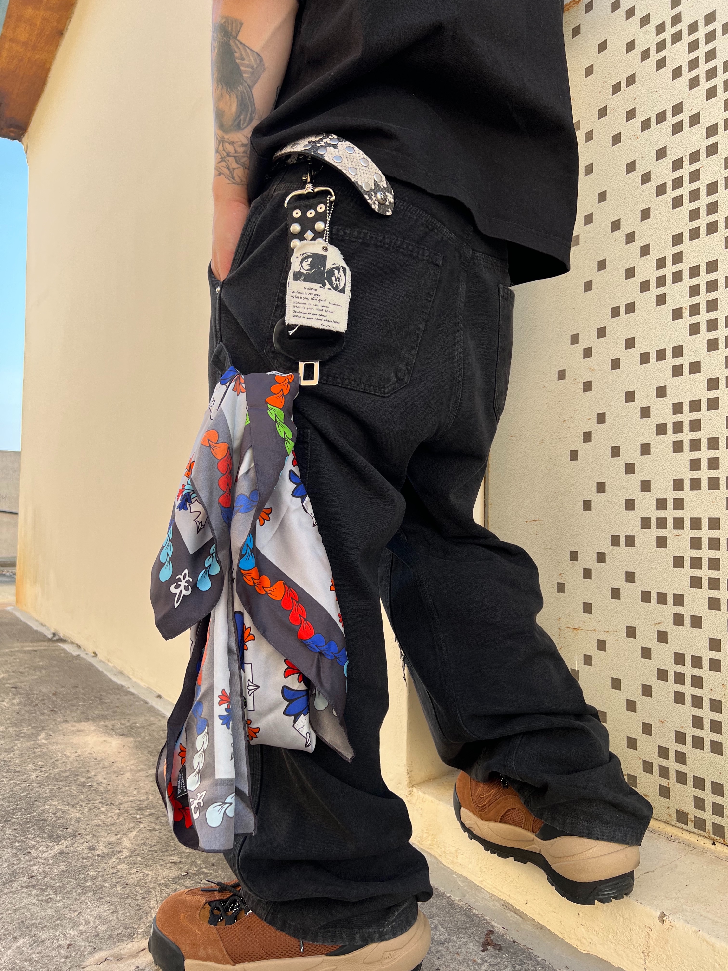 Awende Requiem Silk Scarf Multi, Nike x Sacai Magmascape SP Pecan 착용 스타일 - 5